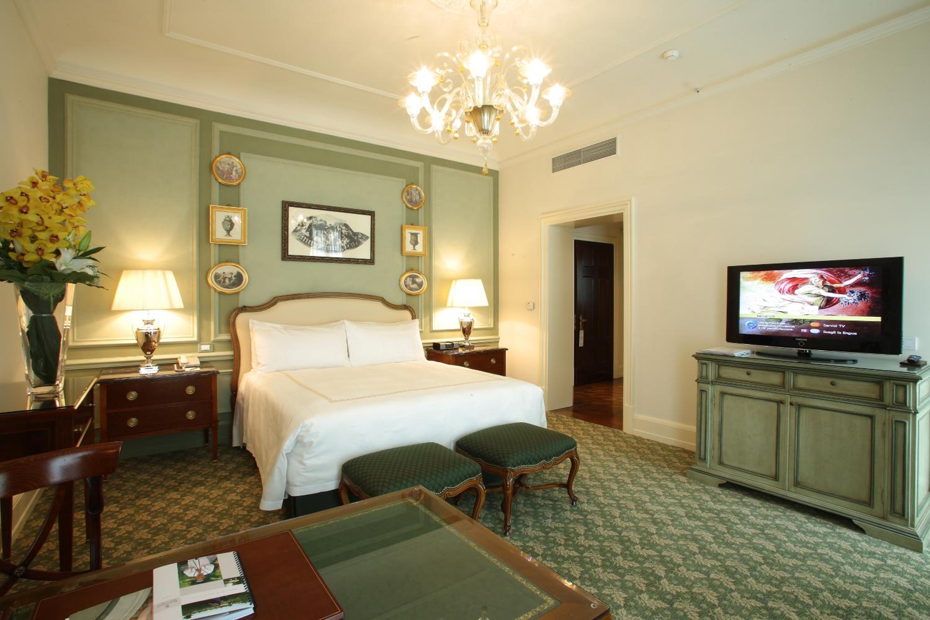 Premier King Room