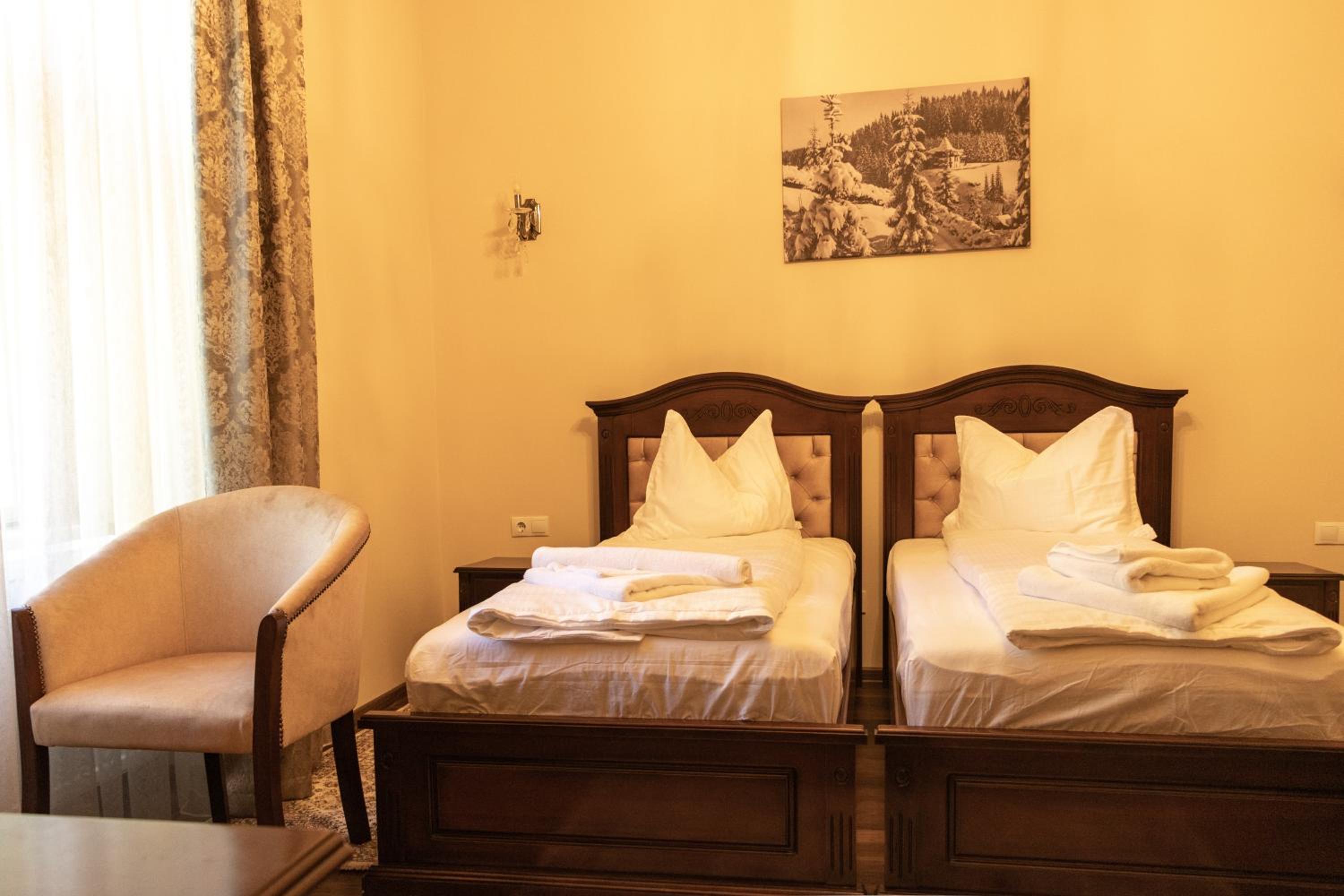 Standard Double Room photo 3