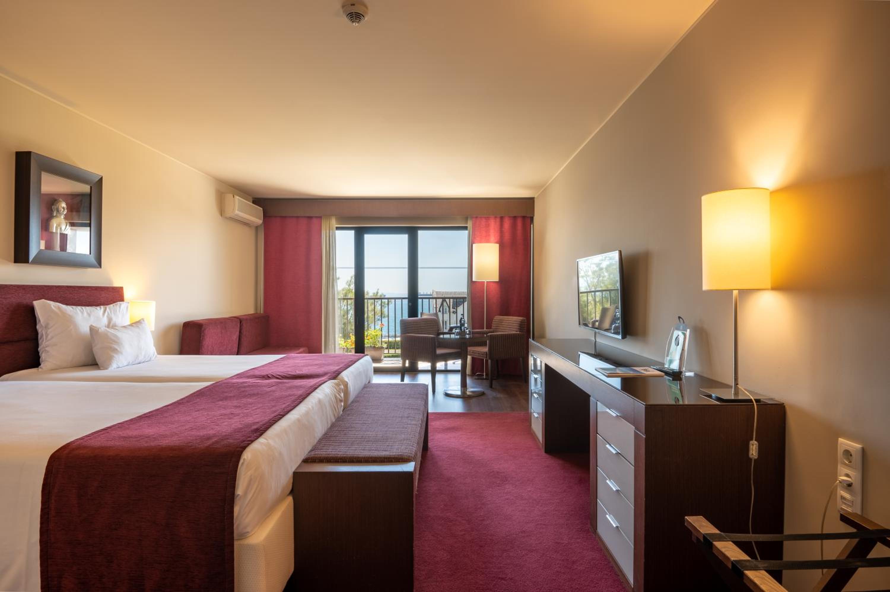 Twin Room with Sea View - Photo 4