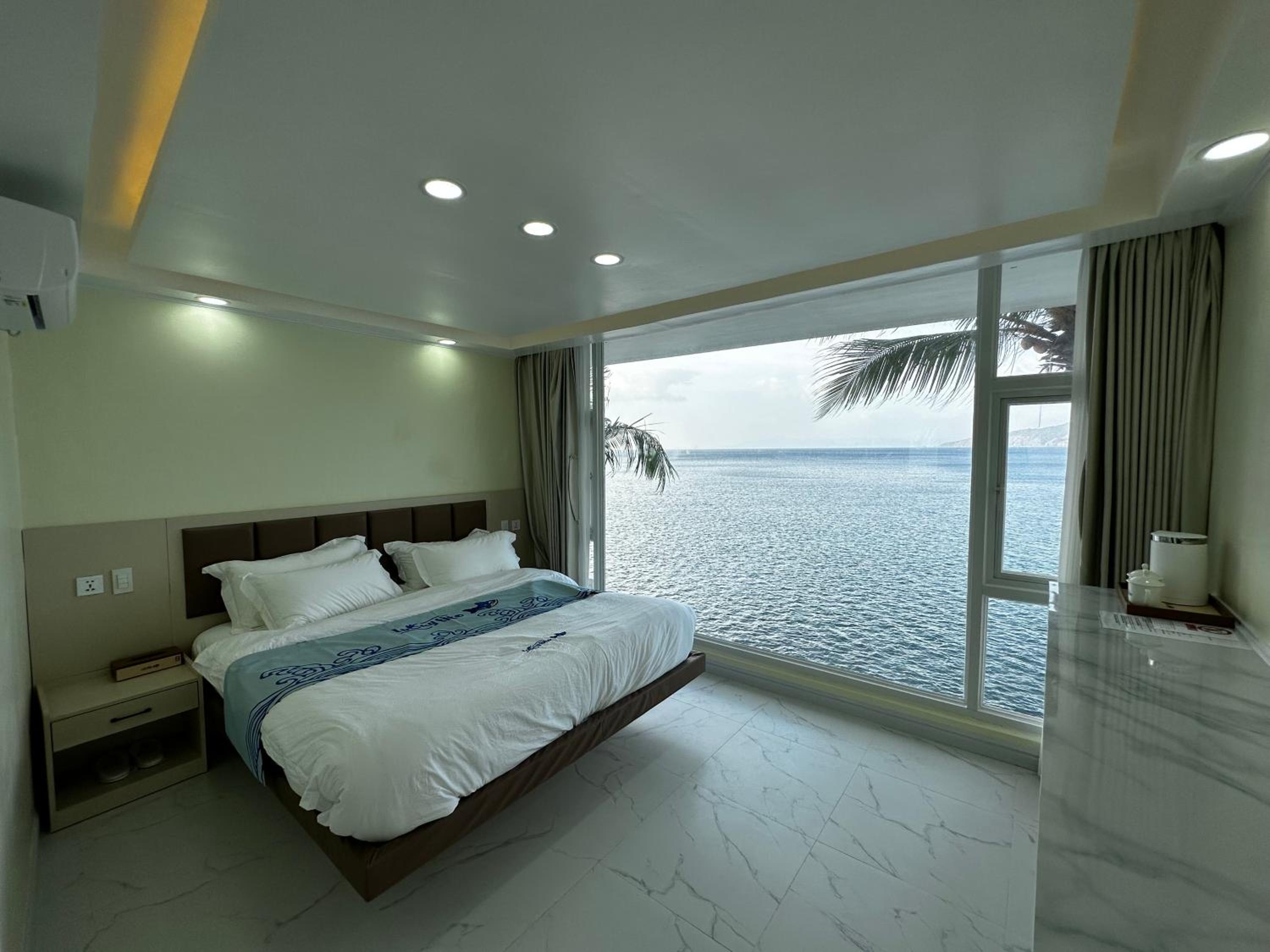 Deluxe Double Room with Sea View