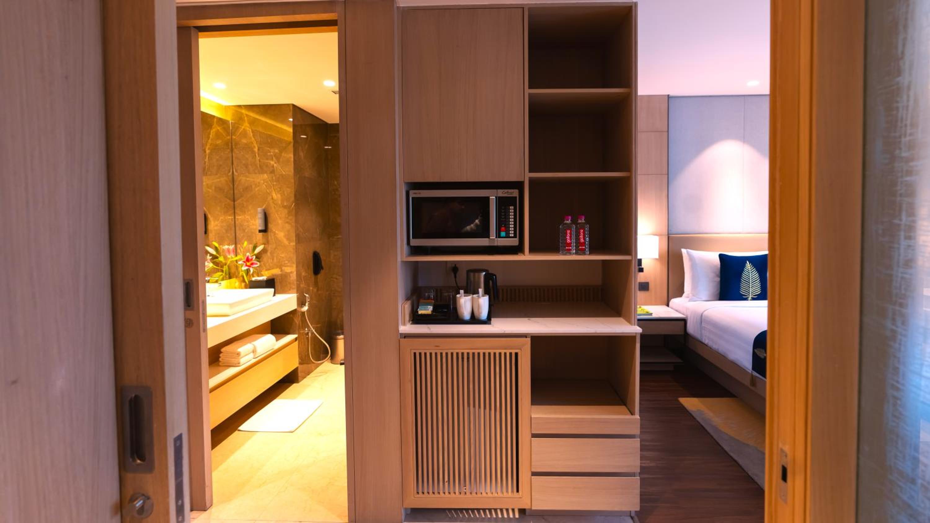 Executive King - 20% Discount on F&B and Laundry Service