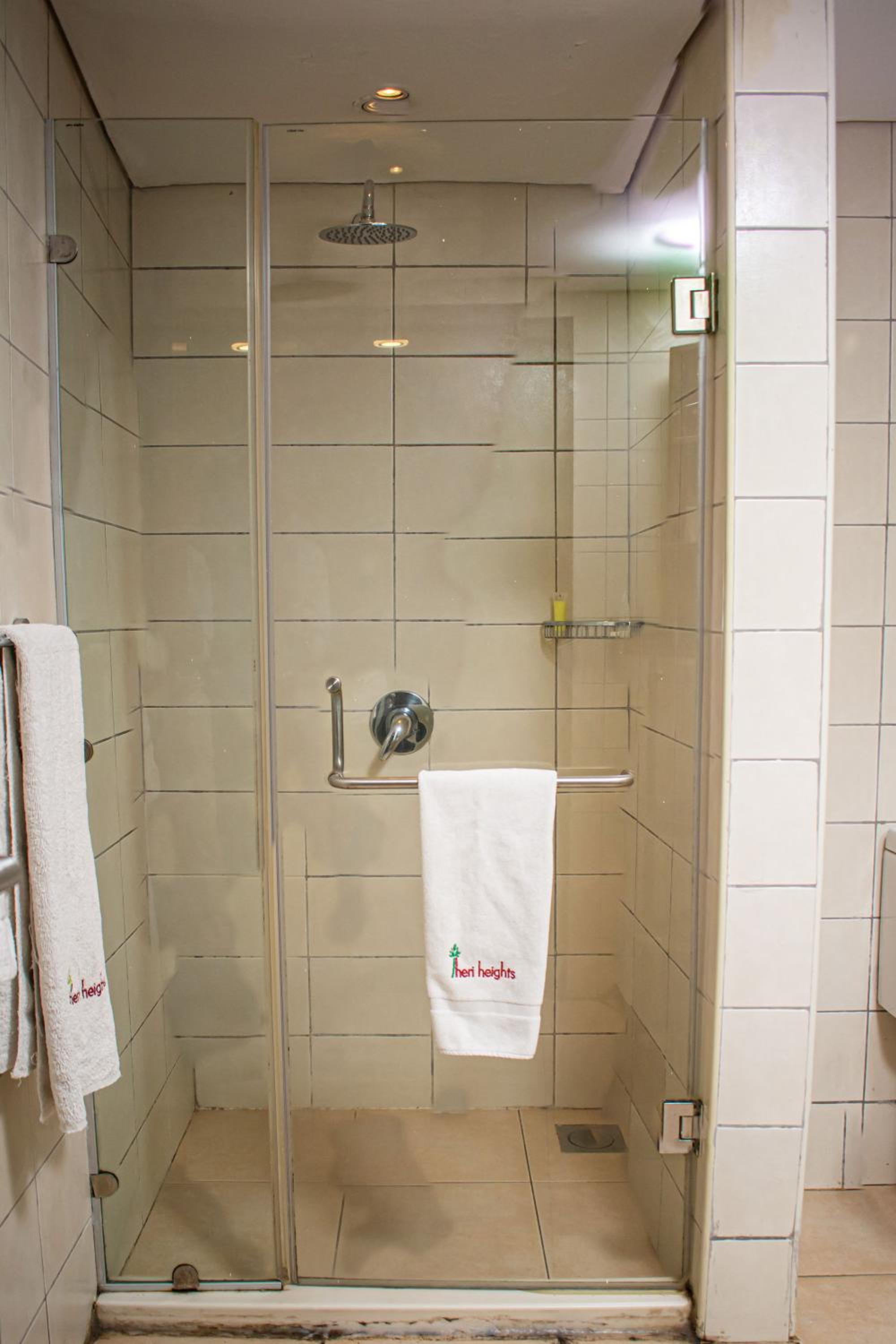 One-Bedroom Deluxe Queen Apartment - Non-Smoking
