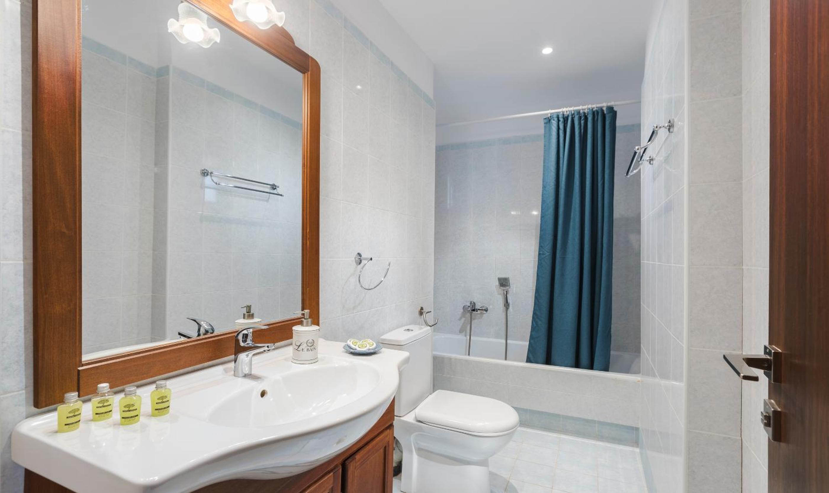Superior Triple Room photo 2
