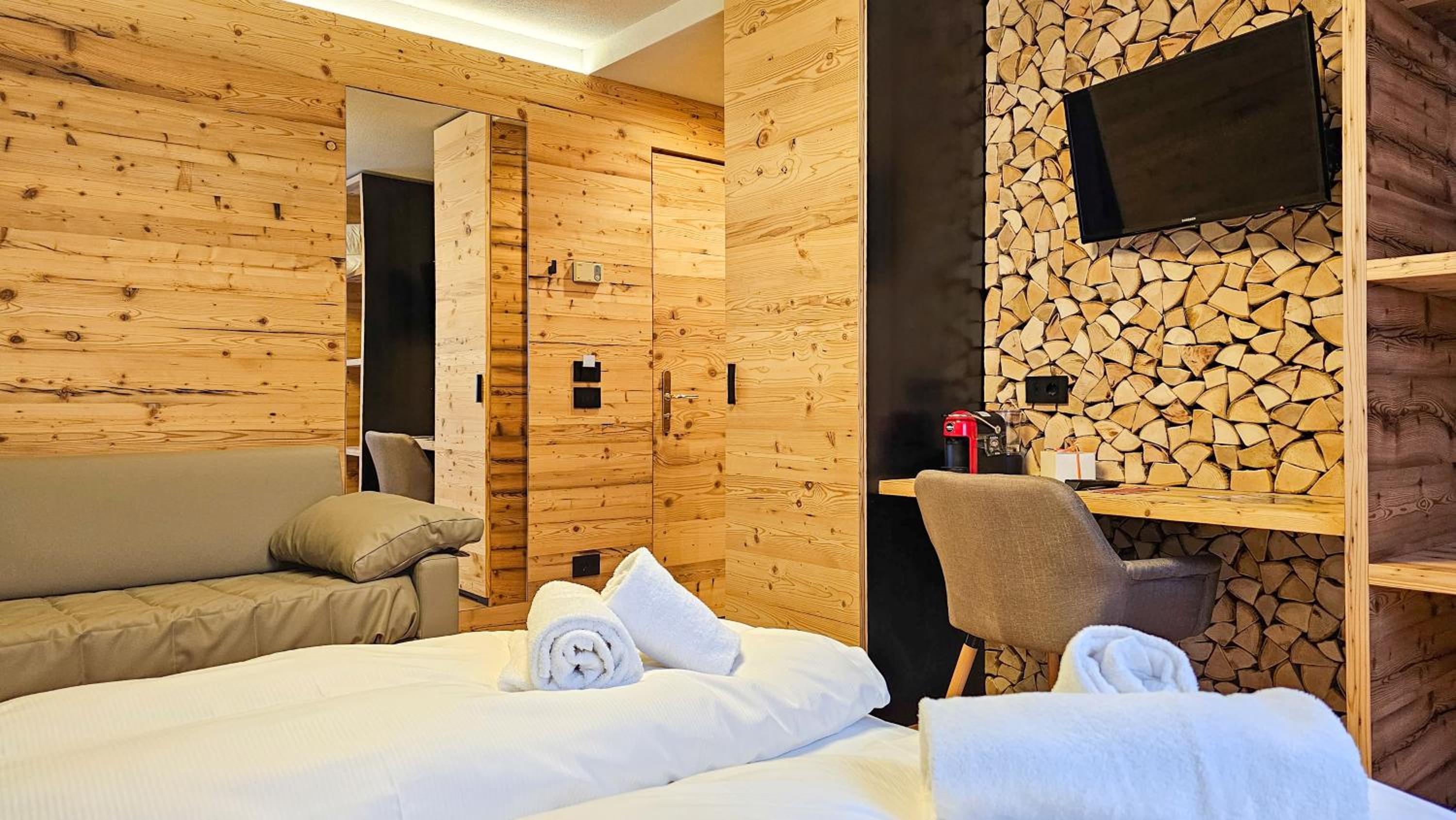 Superior King Room photo 2