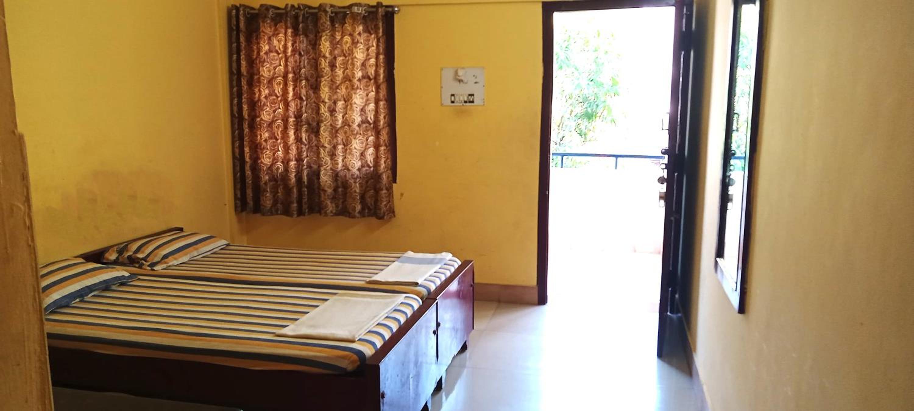 Budget Double Room photo 2