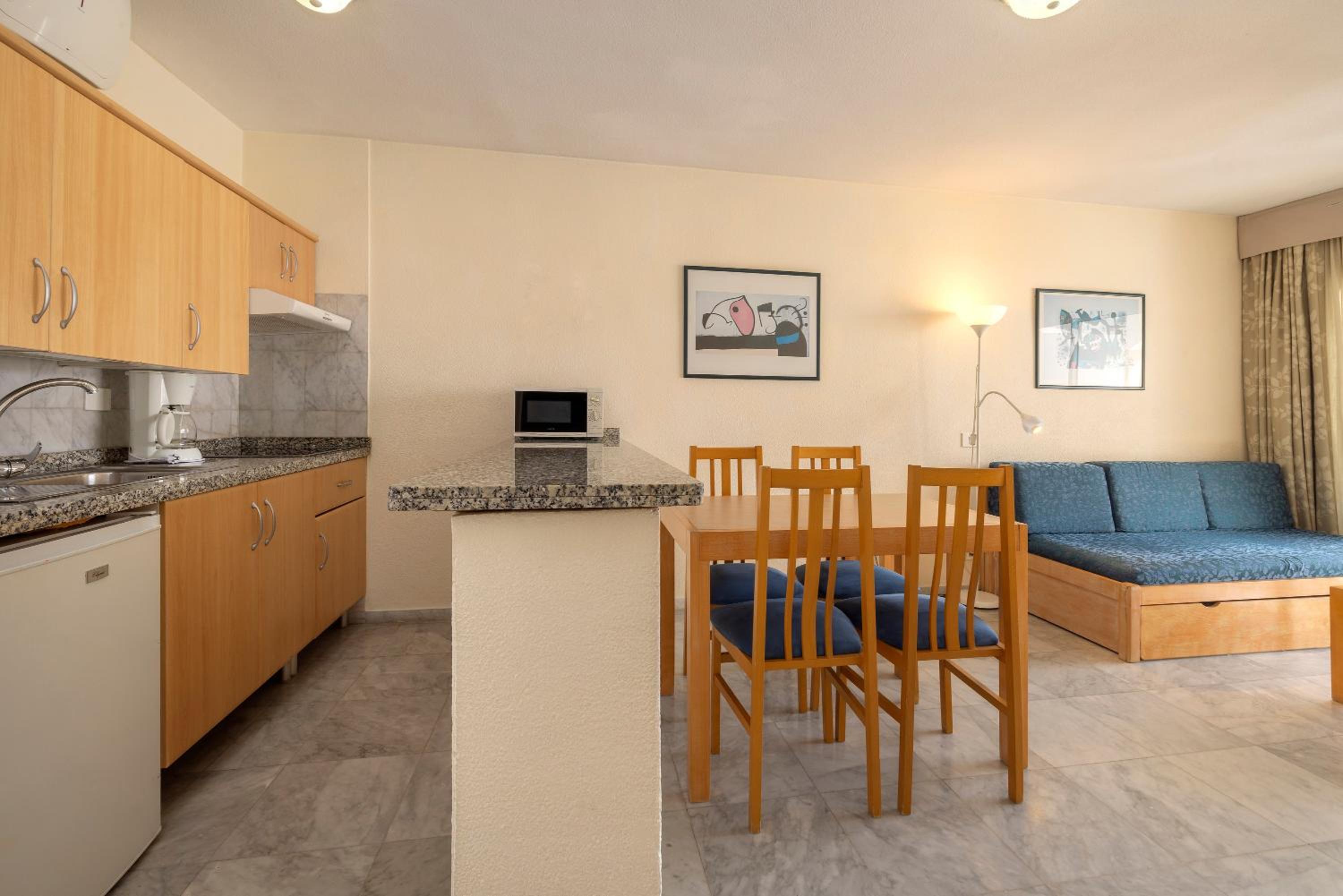One-Bedroom Apartment - Photo 10