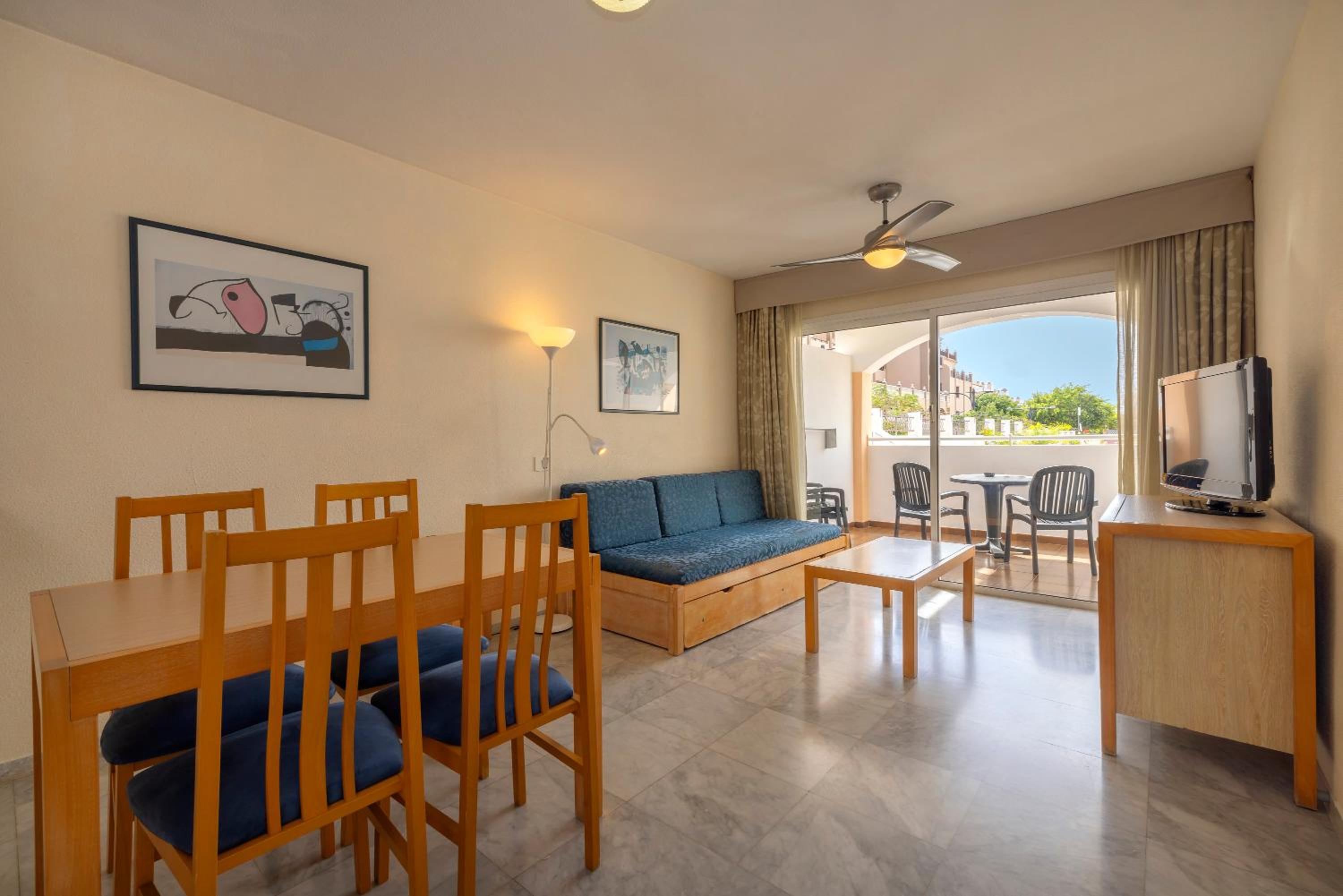 One-Bedroom Apartment - Photo 1