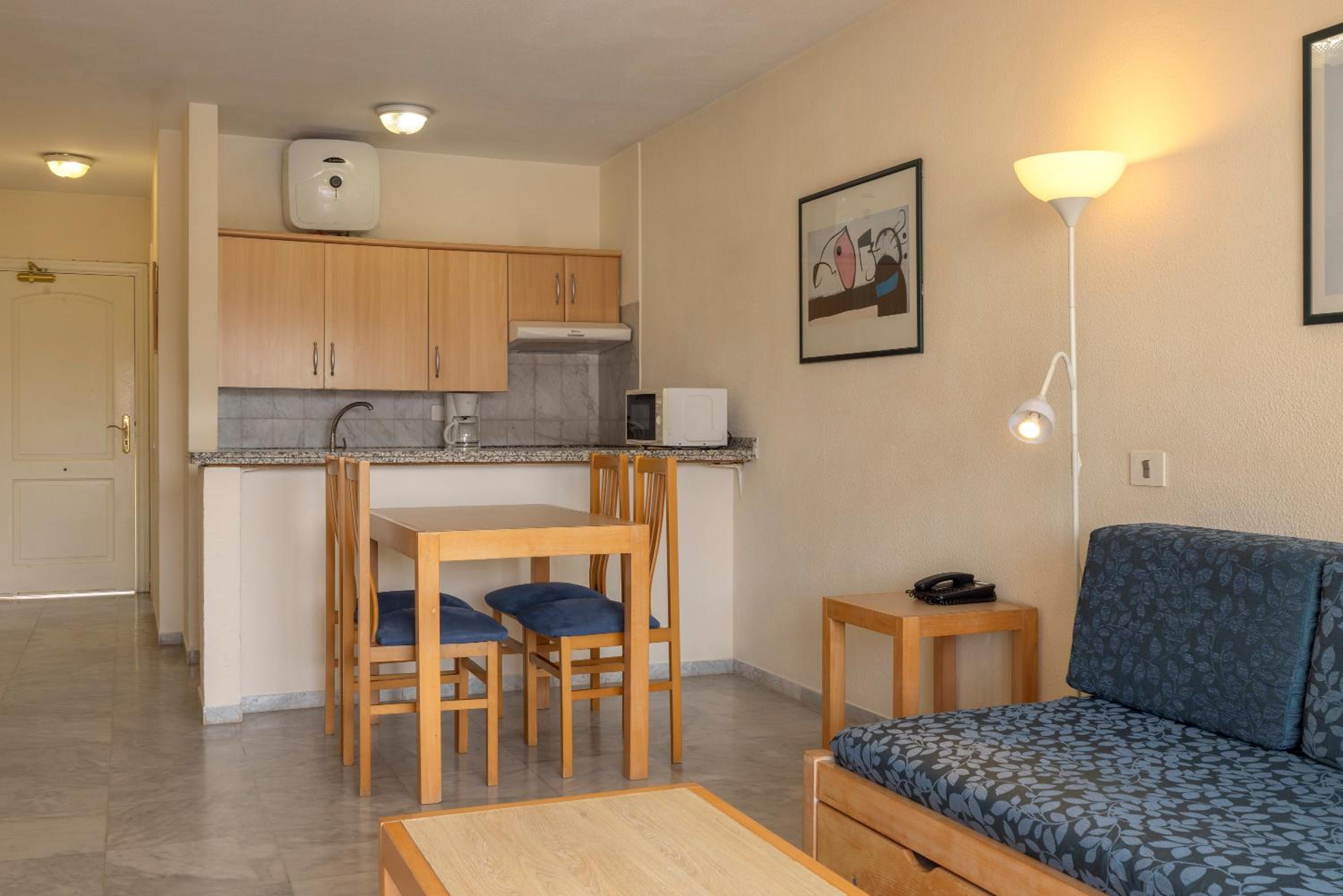 One-Bedroom Apartment - Photo 4