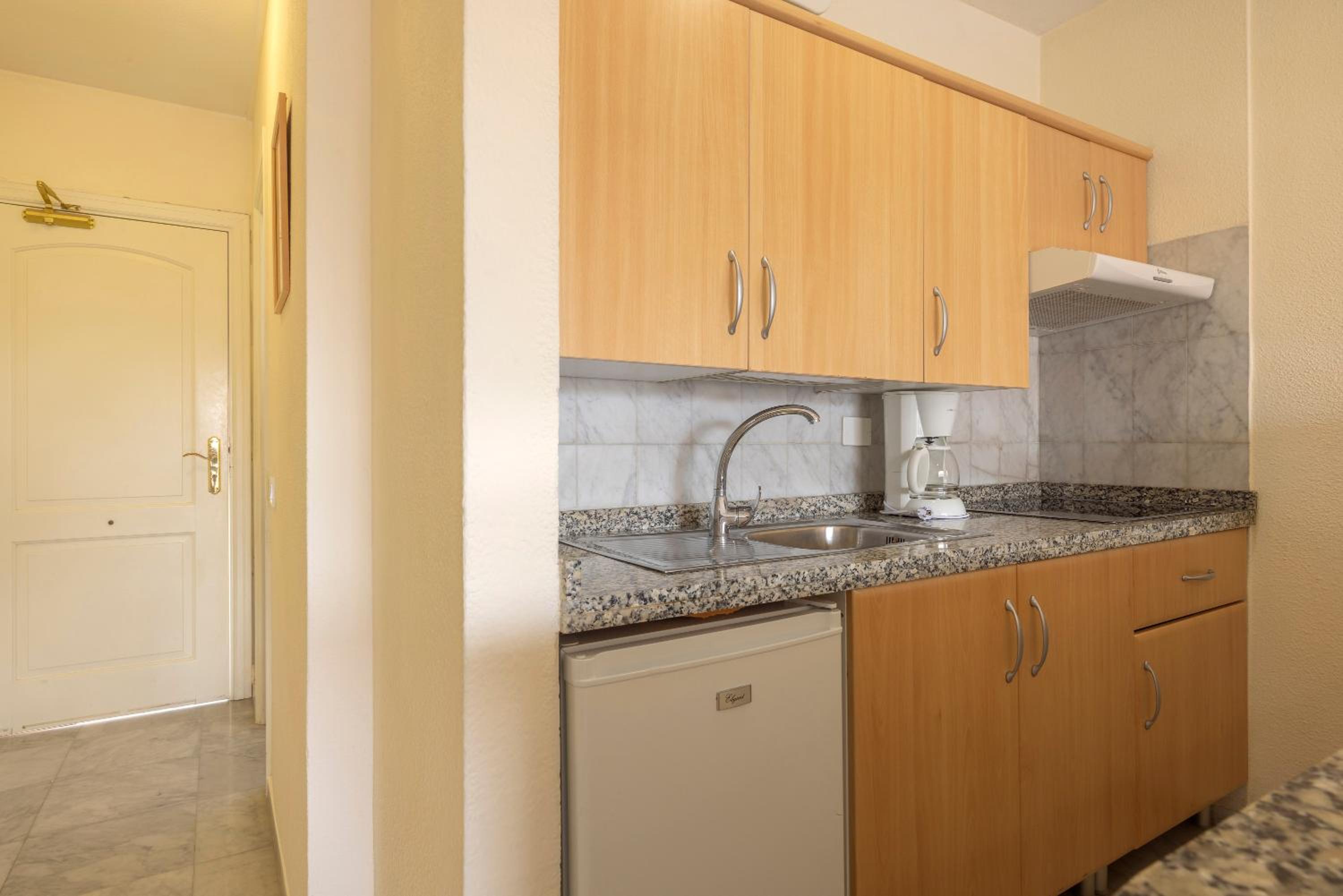 One-Bedroom Apartment - Photo 5