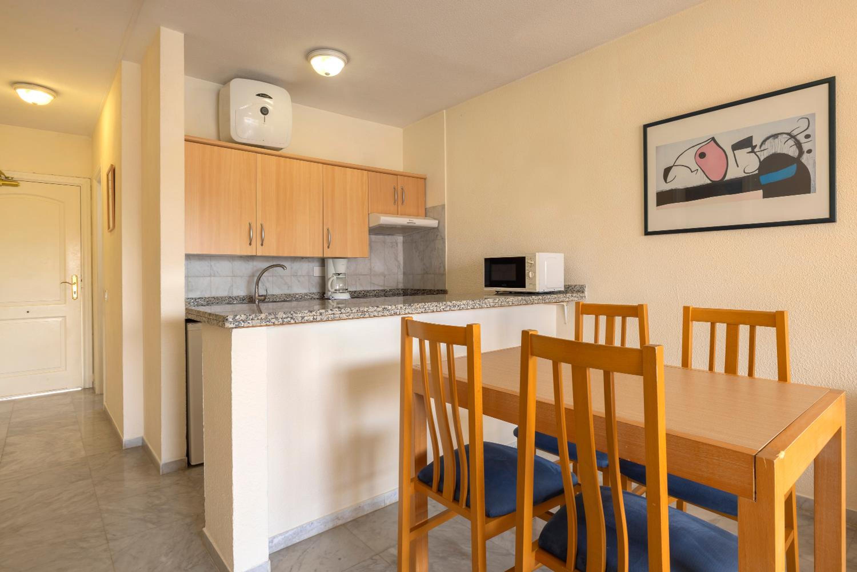 One-Bedroom Apartment - Photo 6