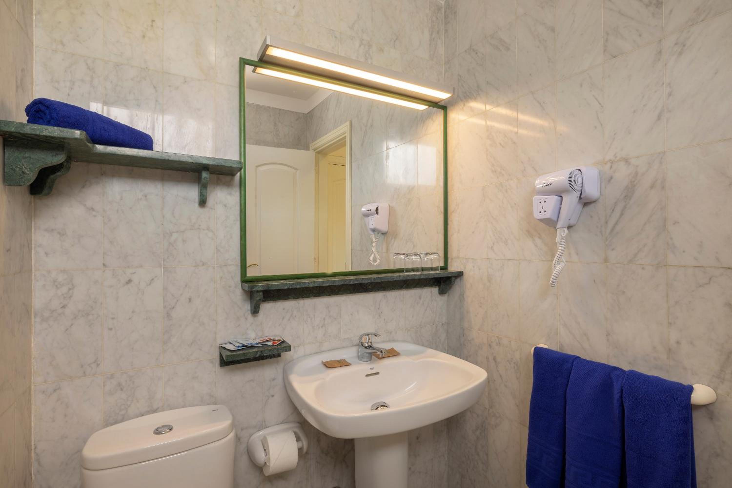 One-Bedroom Apartment - Photo 11