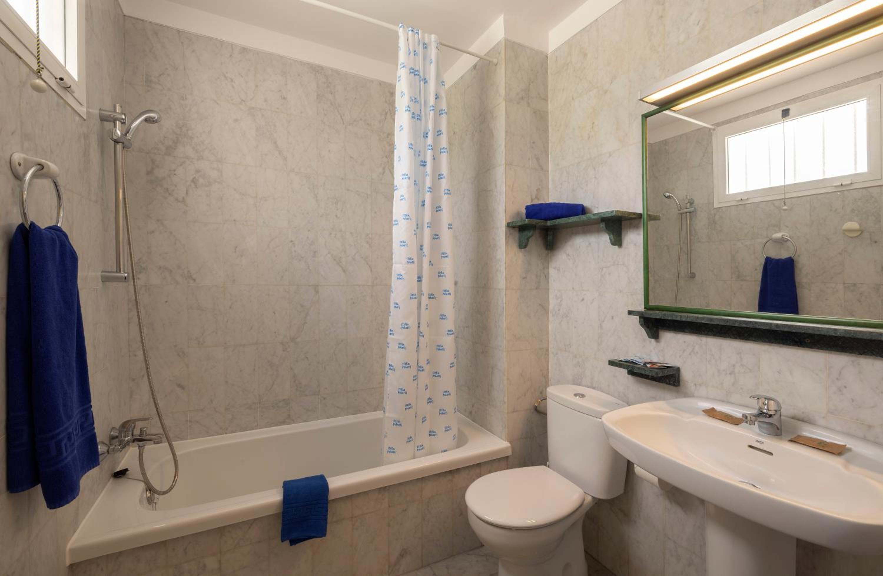 One-Bedroom Apartment - Photo 9