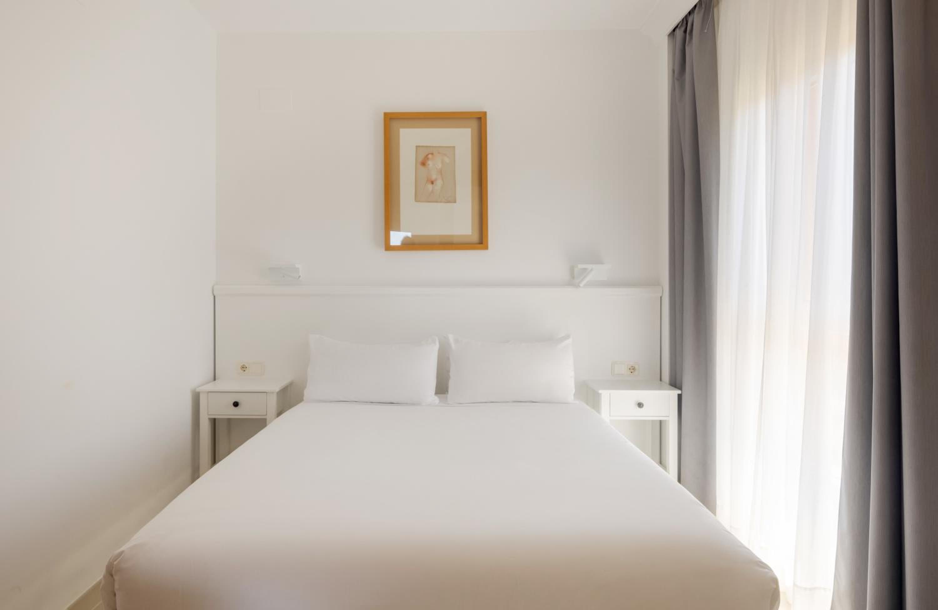 Two-Bedroom Villa (4 Adults) - Photo 10