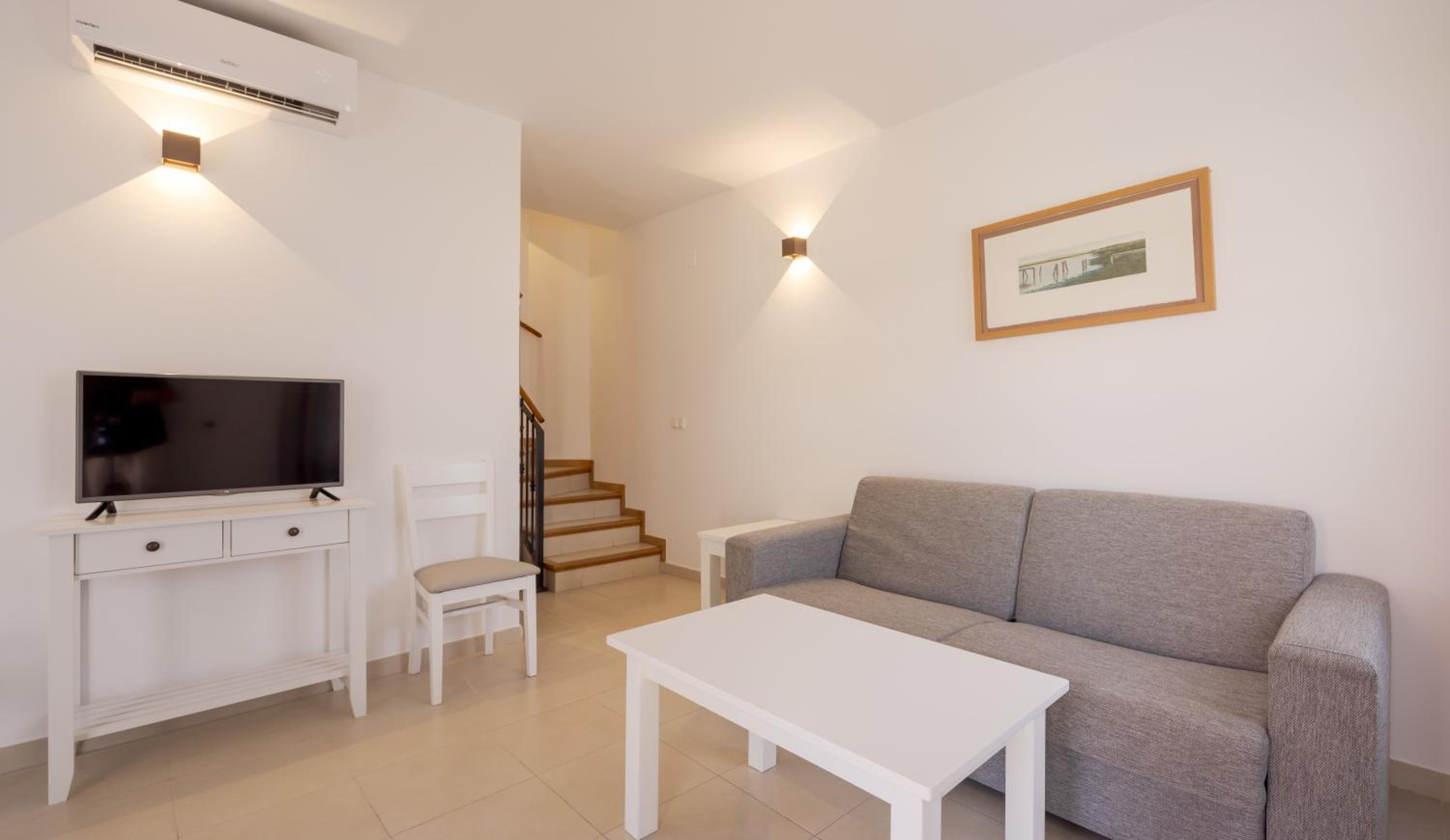 Two-Bedroom Villa (4 Adults) - Photo 2