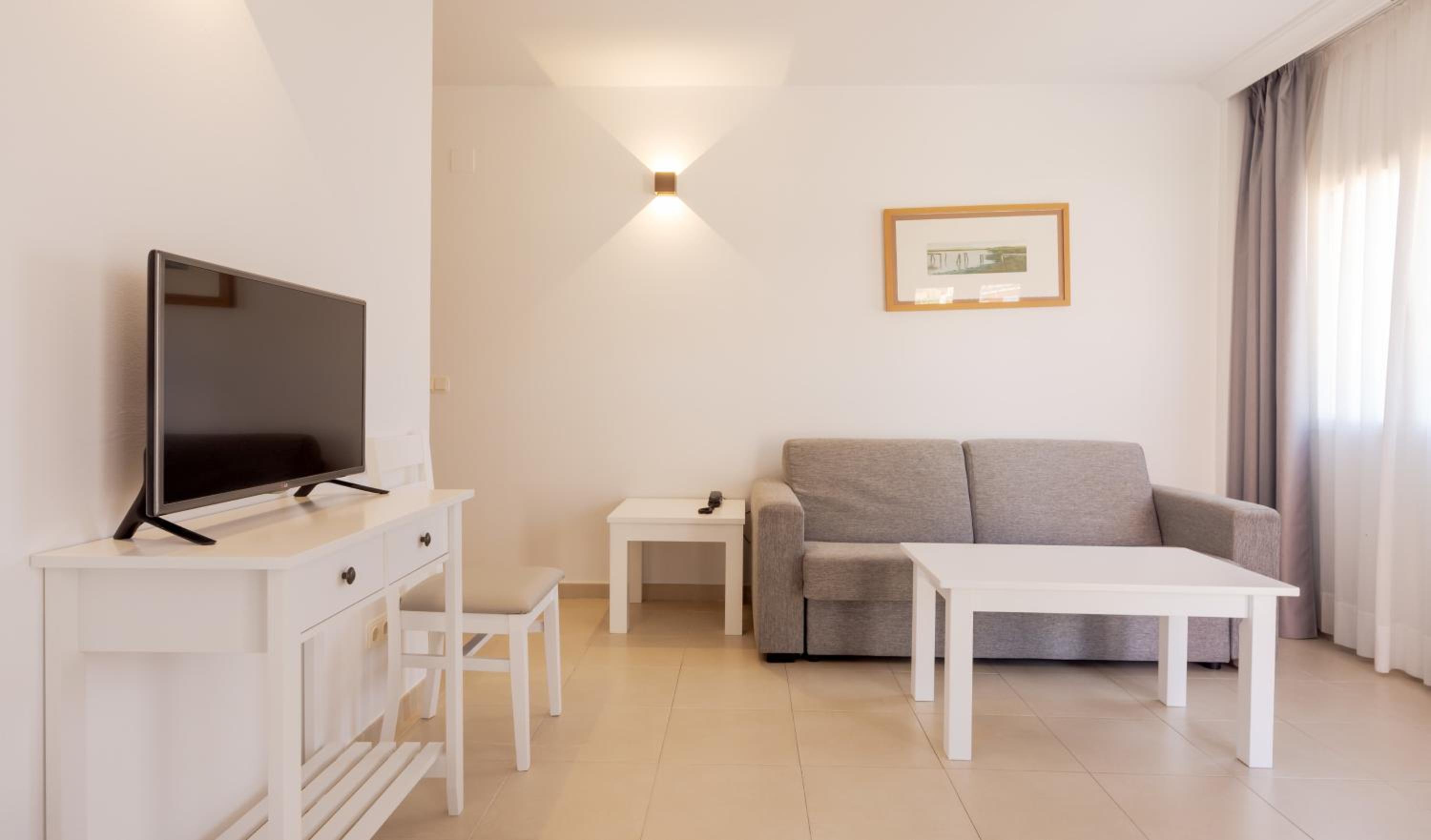 Two-Bedroom Villa (4 Adults) - Photo 4