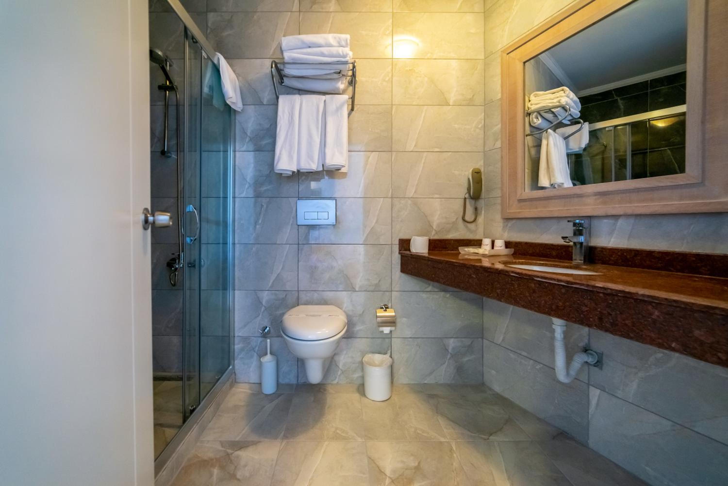 Standard Room (2 Adults + 2 Children) photo 3