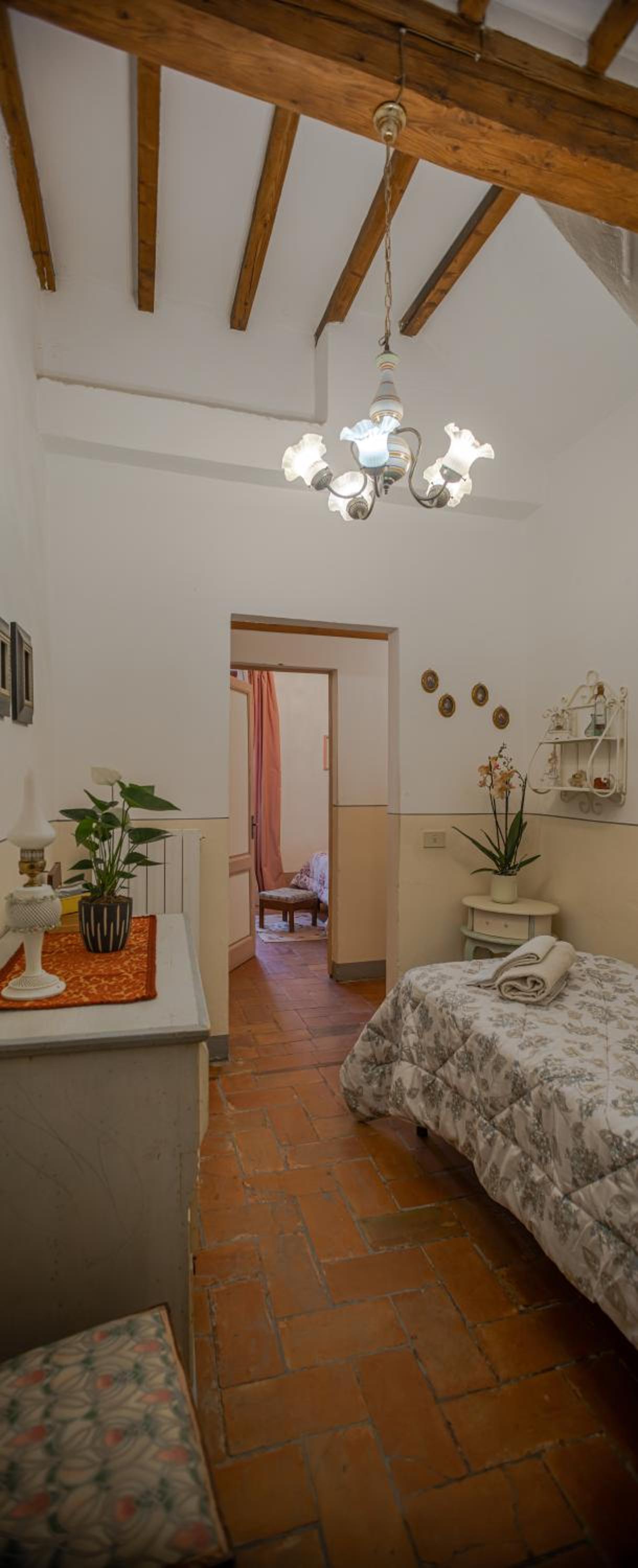 One-Bedroom Apartment - Photo 1