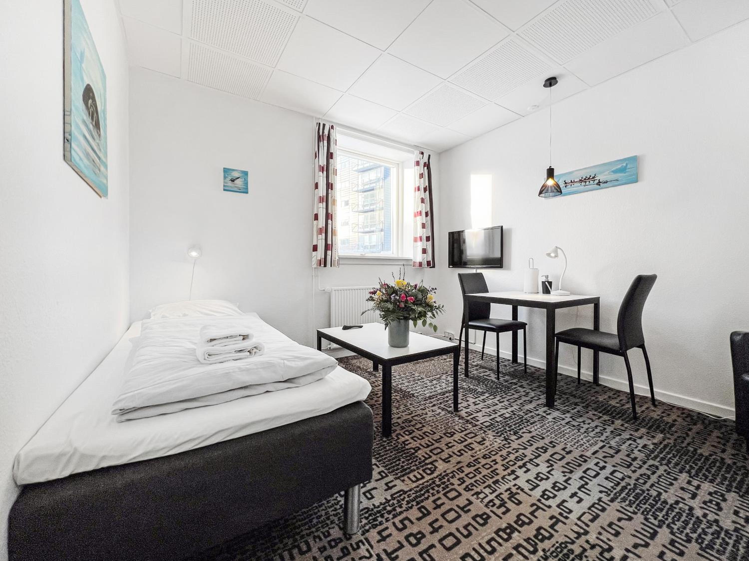 One-Bedroom Apartment photo 2