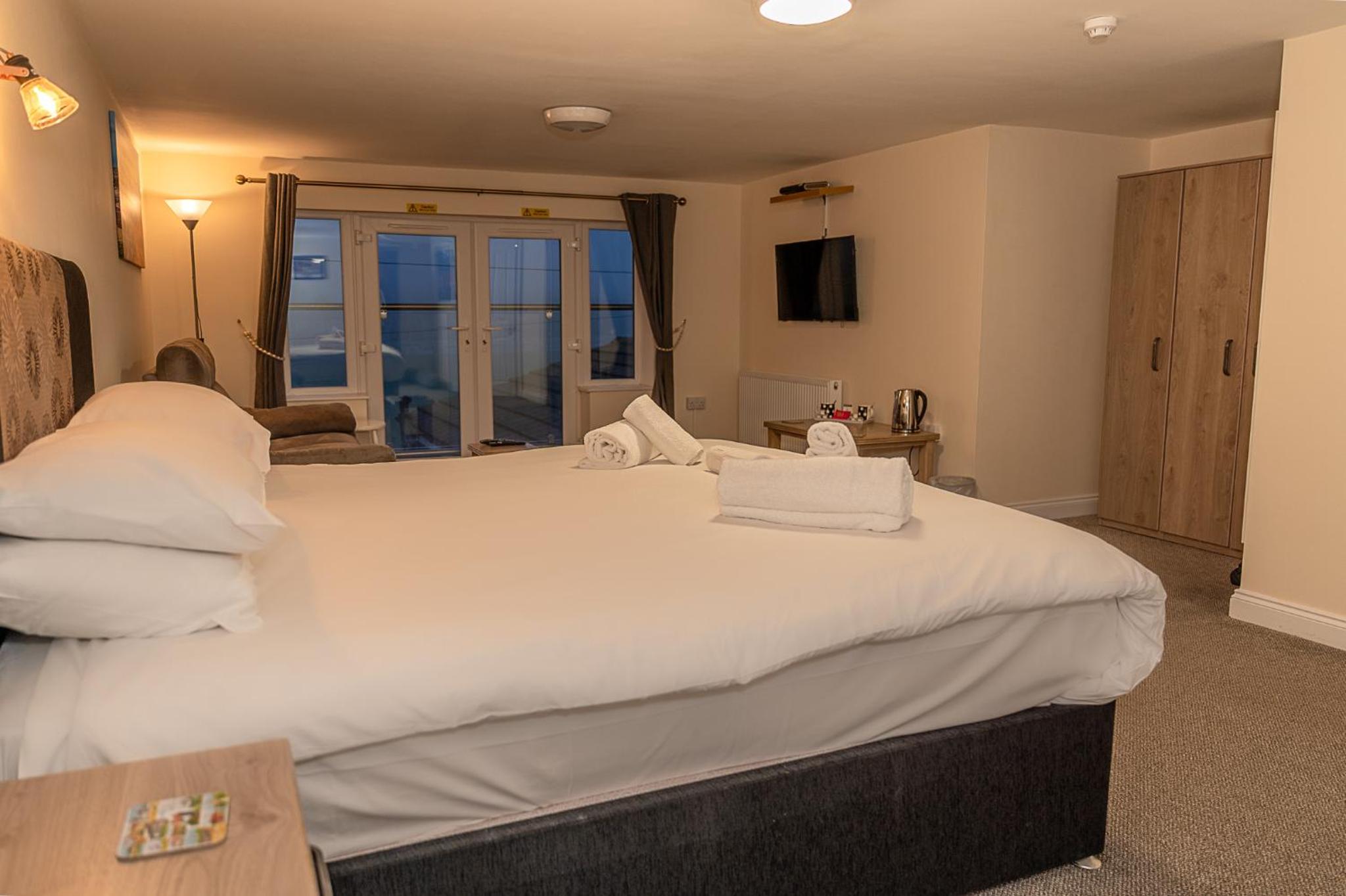Large Double Room photo 3