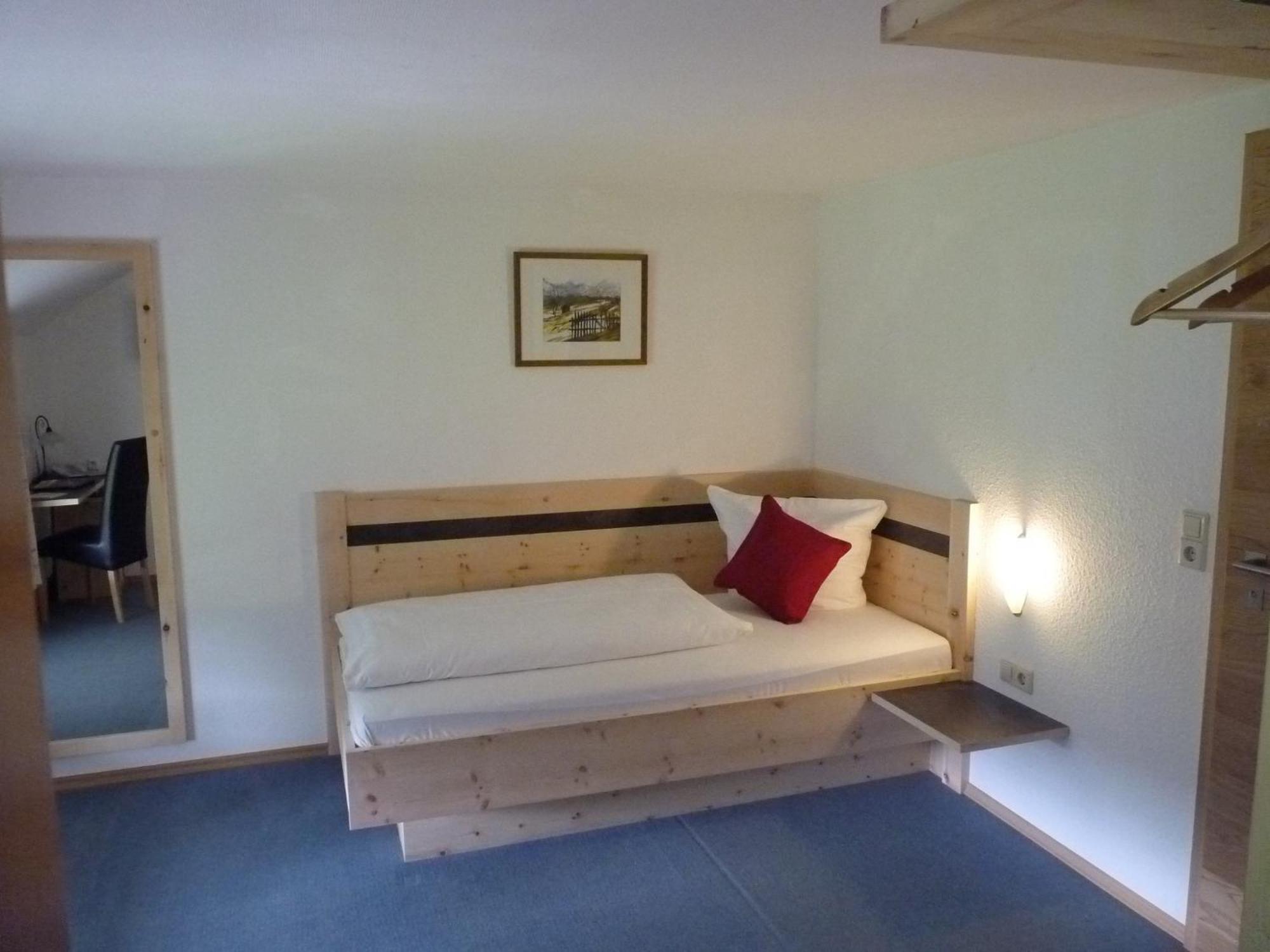 Single Room photo 3
