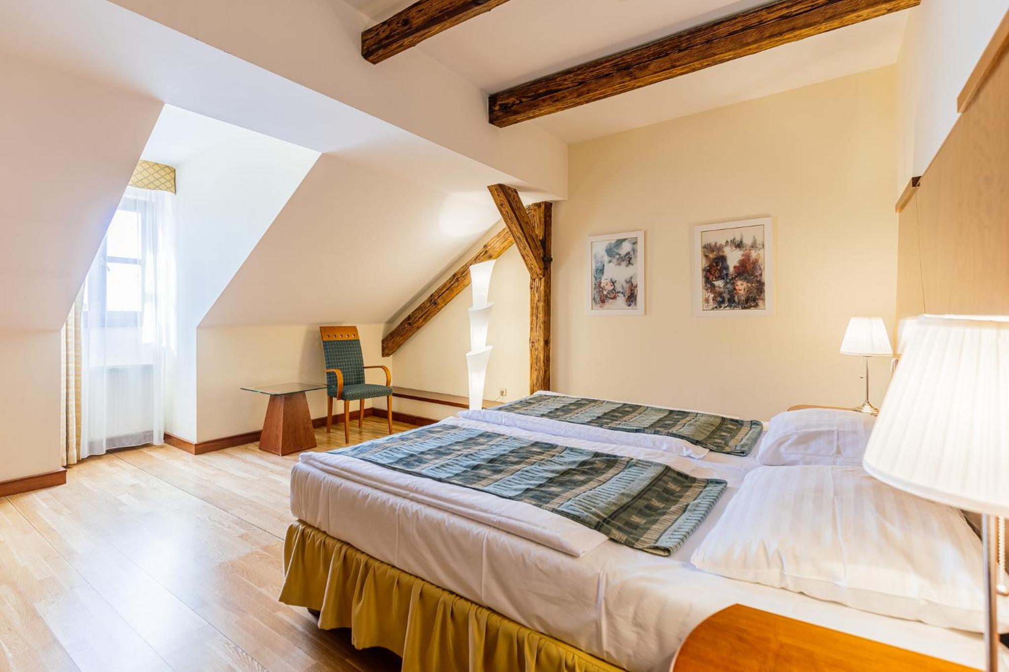 Deluxe Twin Room - Photo 9