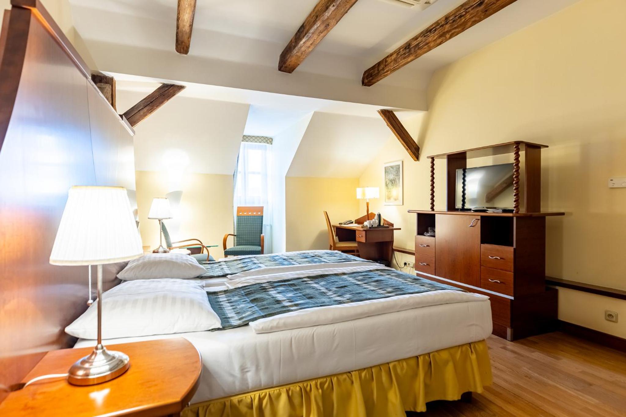 Deluxe Twin Room - Photo 8