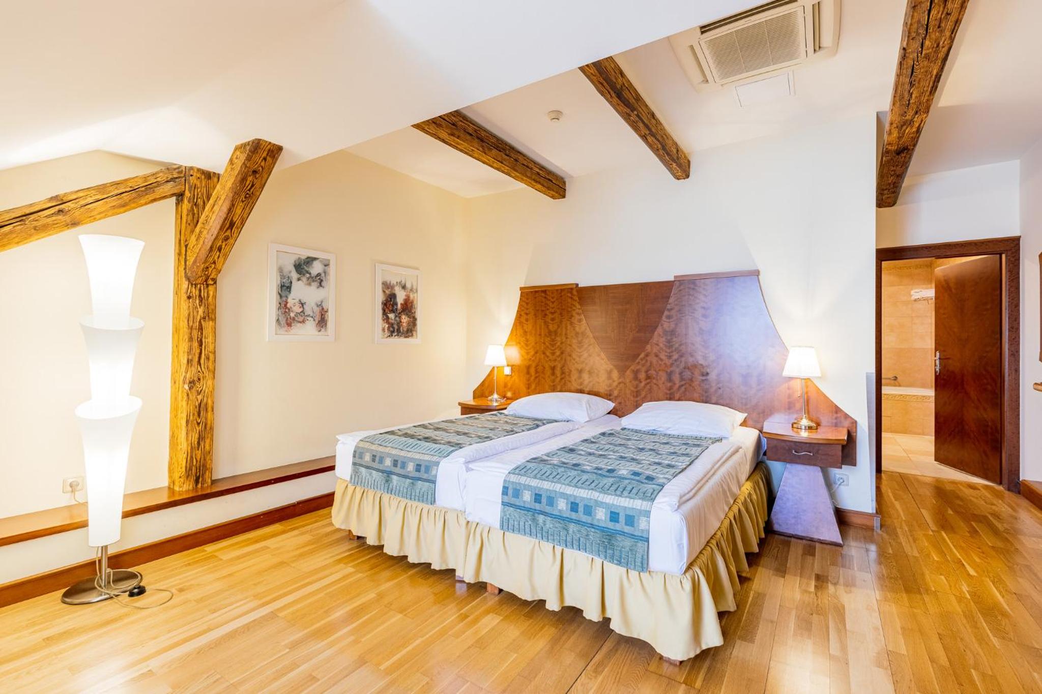 Deluxe Twin Room - Photo 7