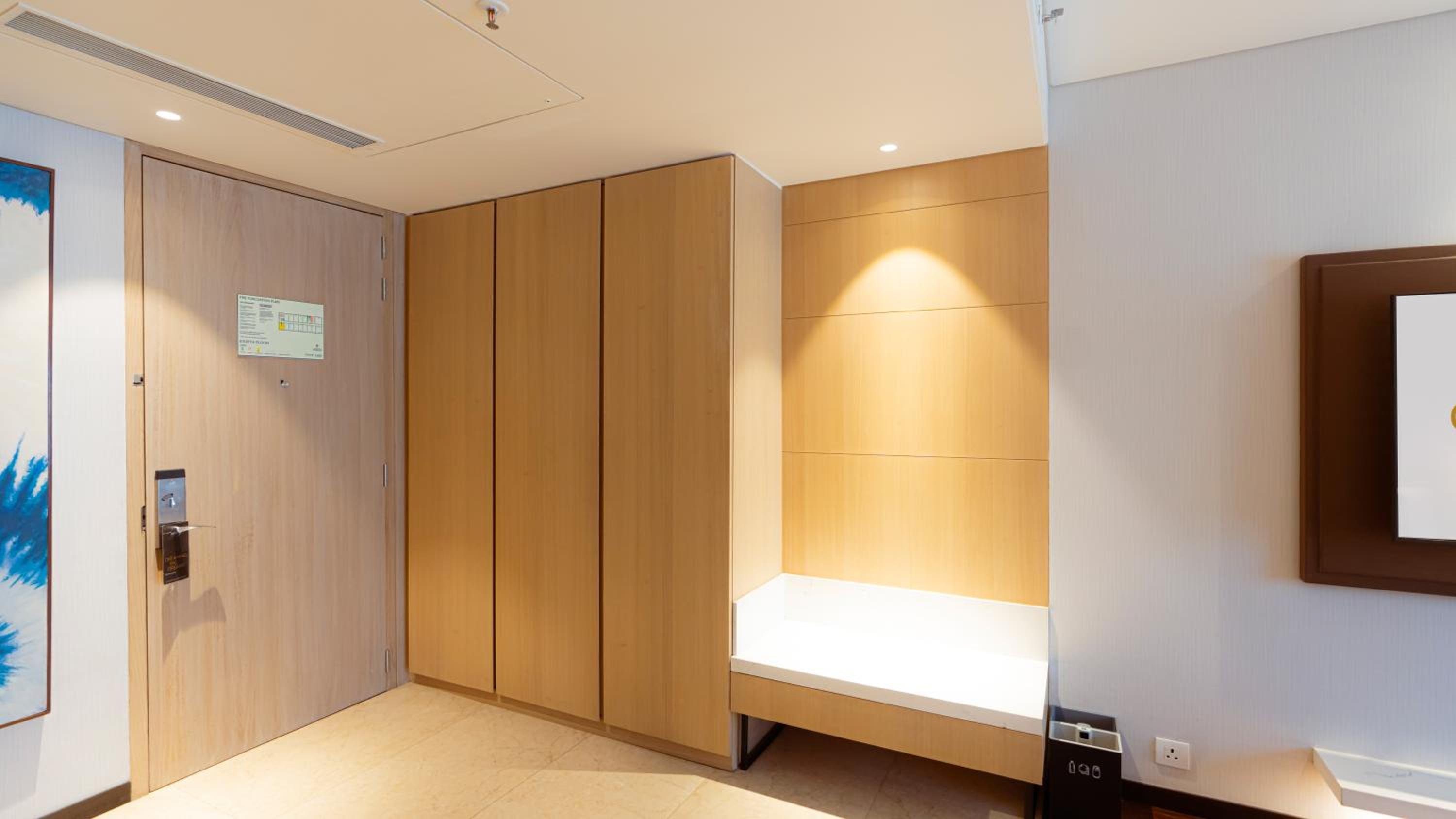 Executive King - 20% Discount on F&B and Laundry Service