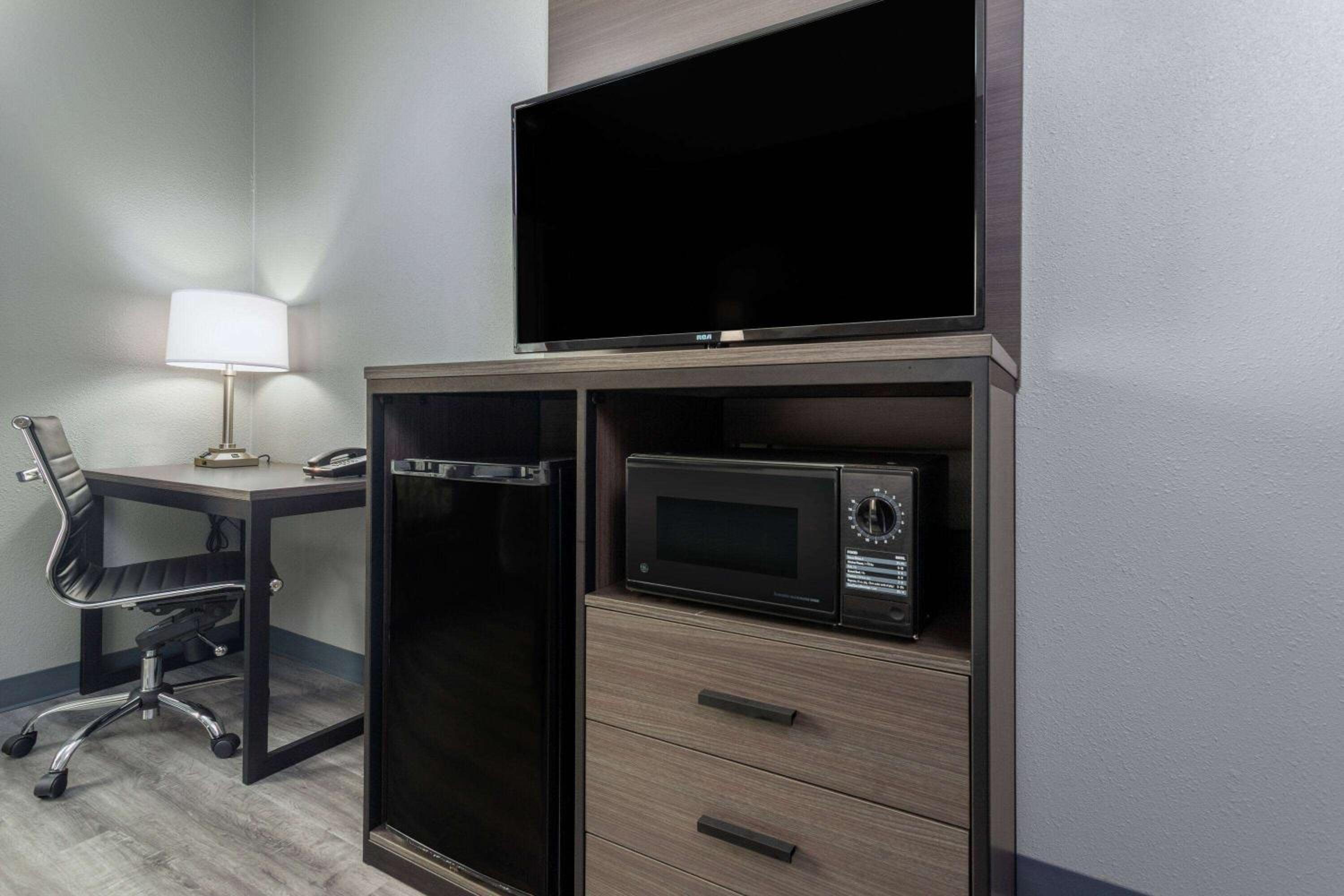 King Room -Non-Smoking  - Photo 6