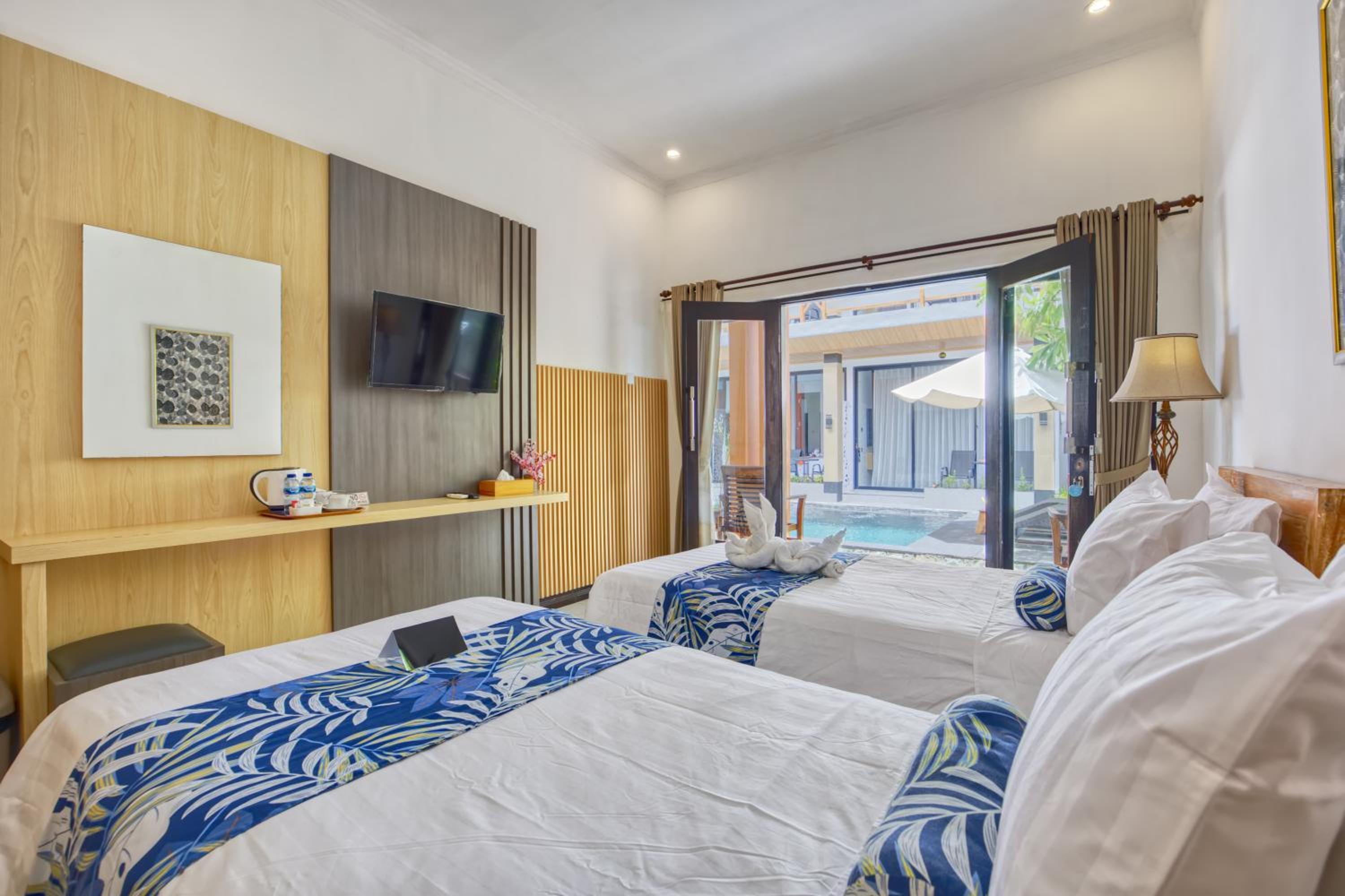 Deluxe Double or Twin Room with Pool View - Photo 2