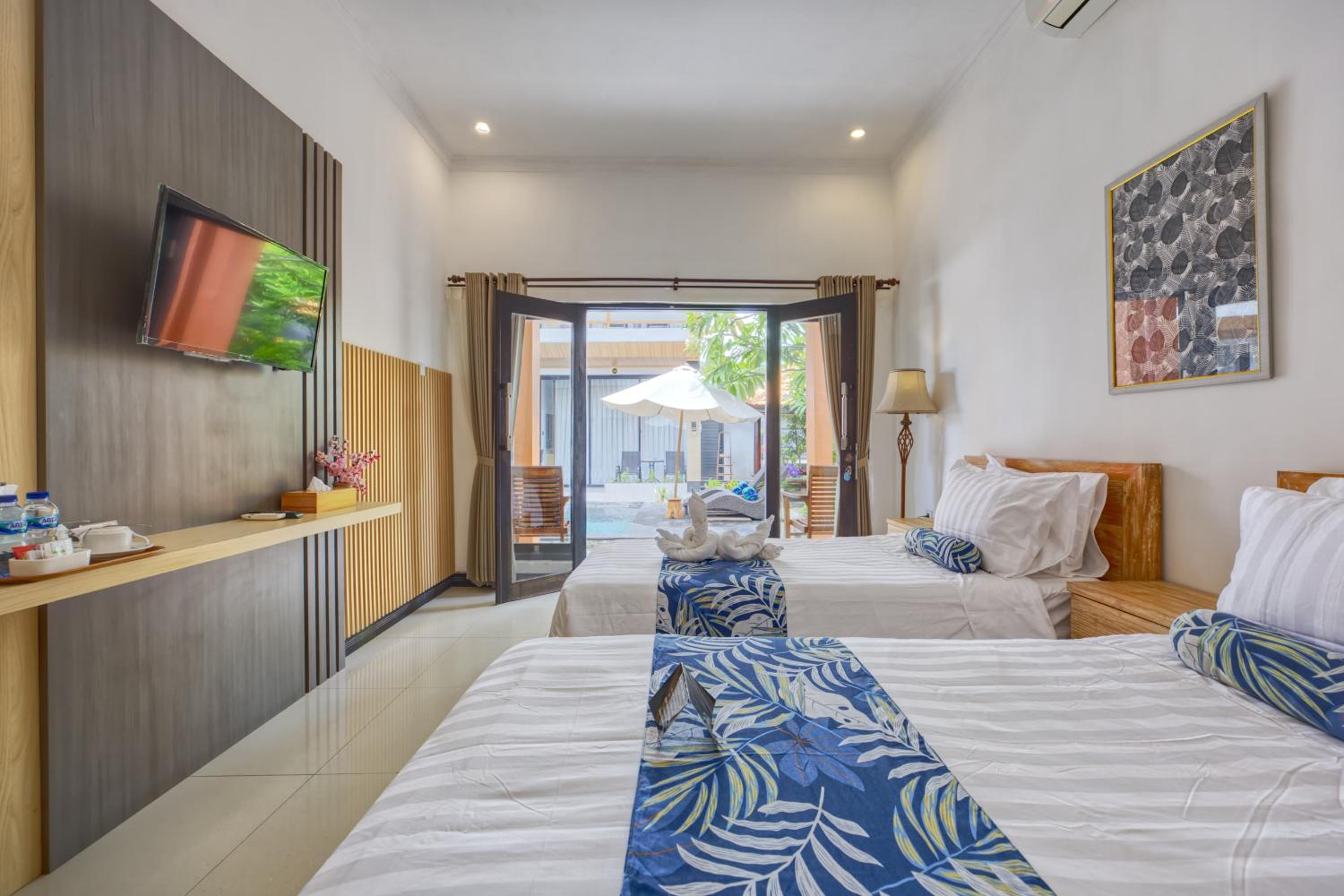 Deluxe Double or Twin Room with Pool View - Photo 3