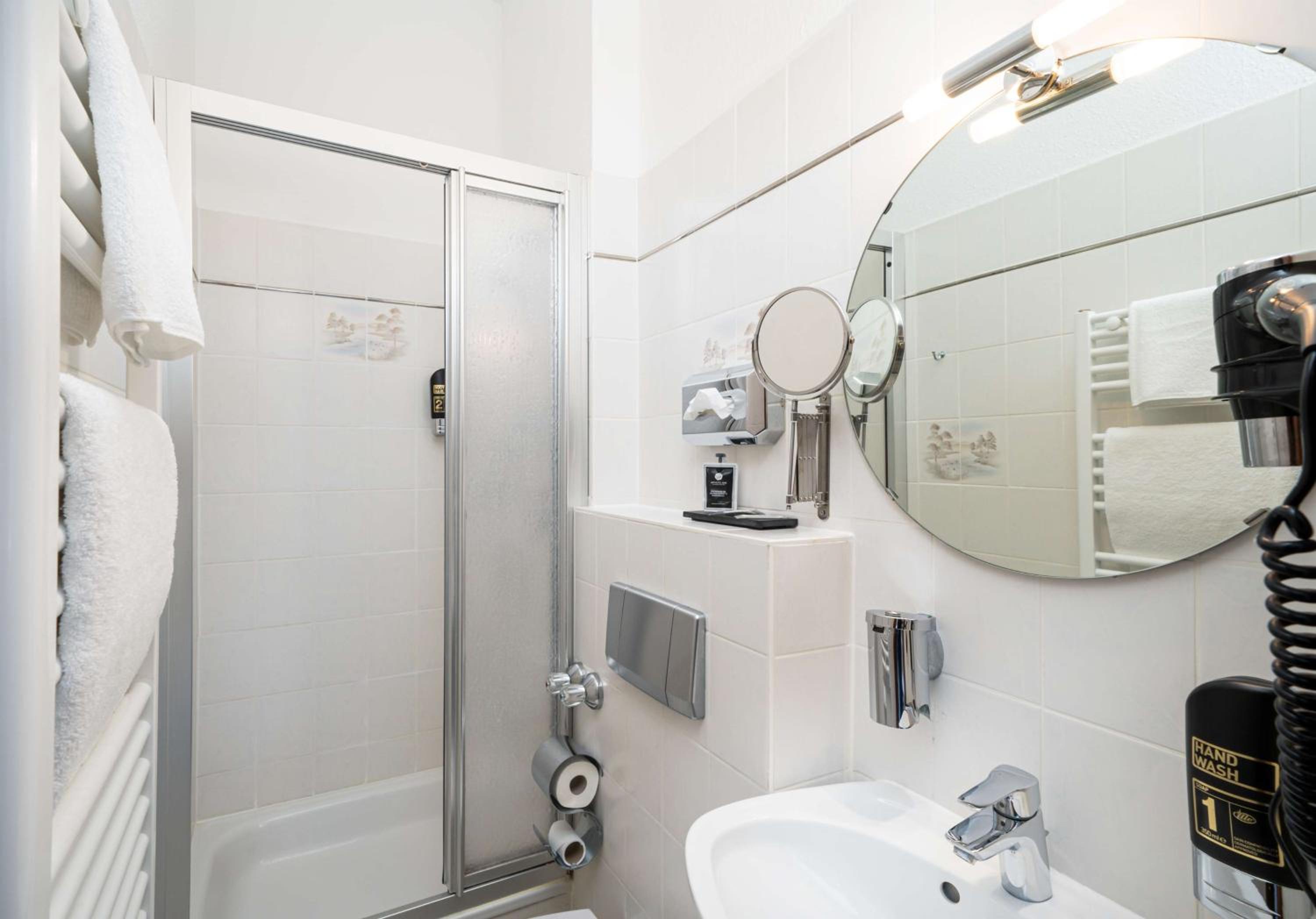 Single Room photo 2