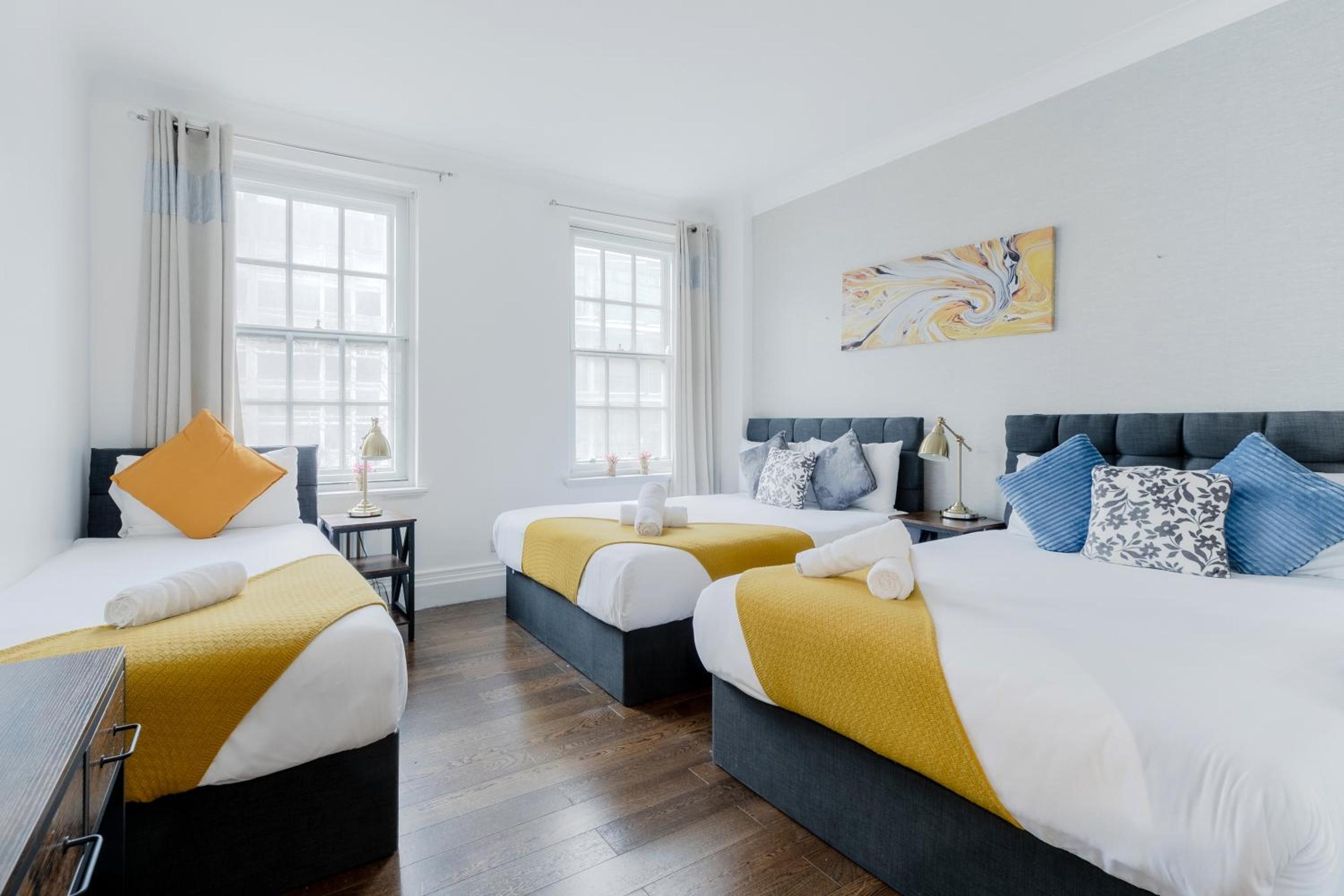 Two-Bedroom Apartment with City View photo 3