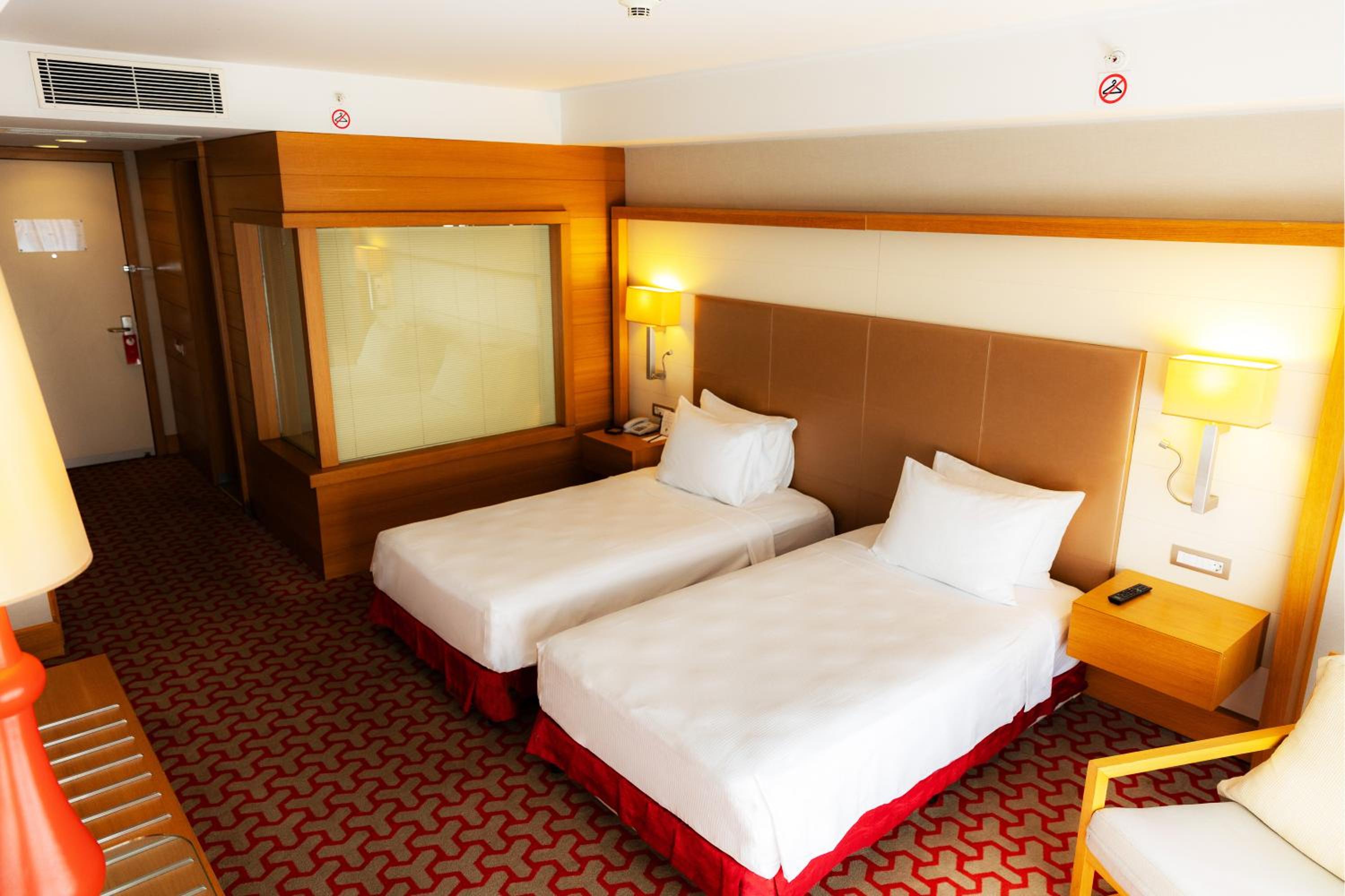 Superior Twin Room With City View