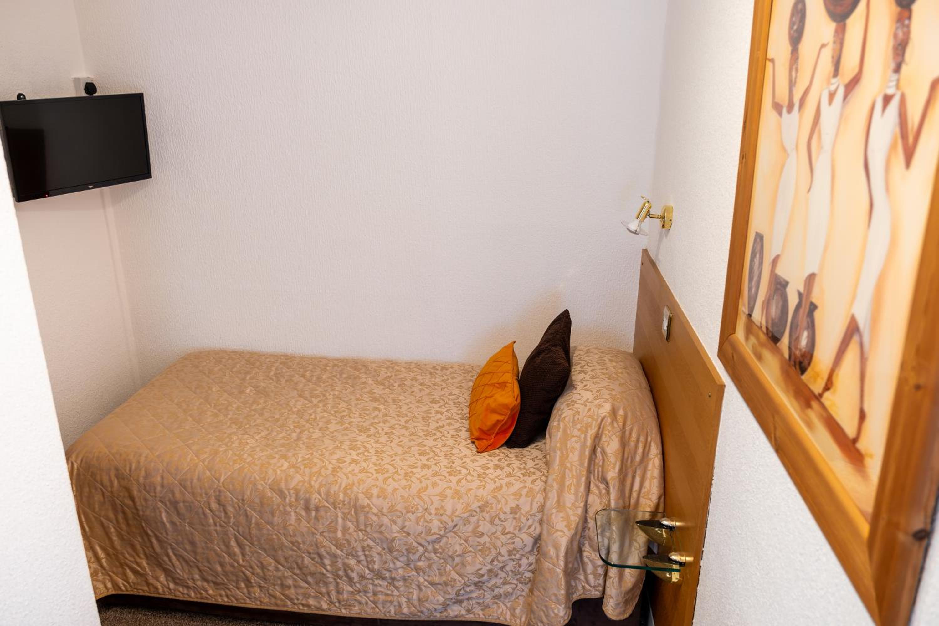 Budget Single Room