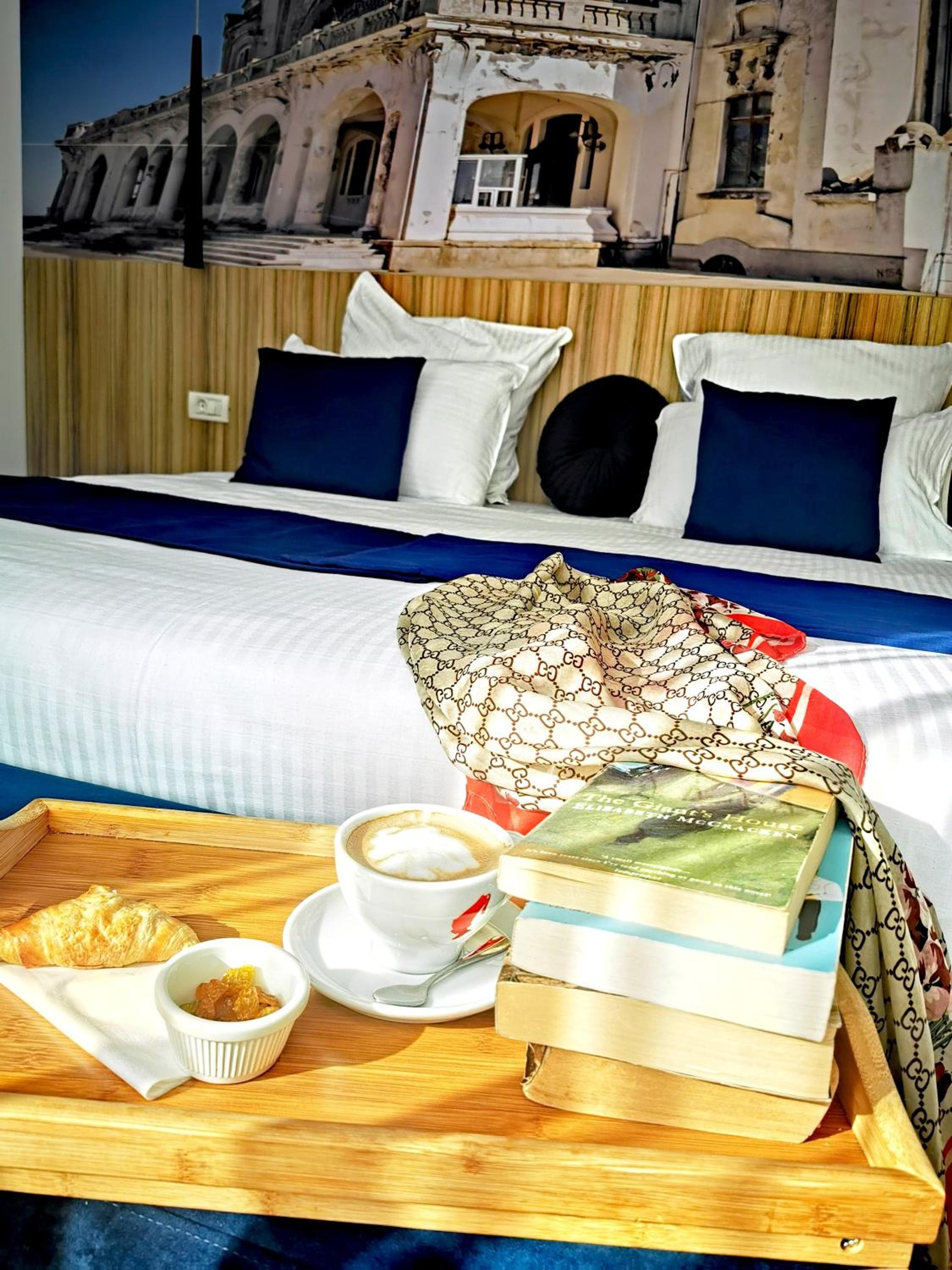 Deluxe Double or Twin Room photo 2