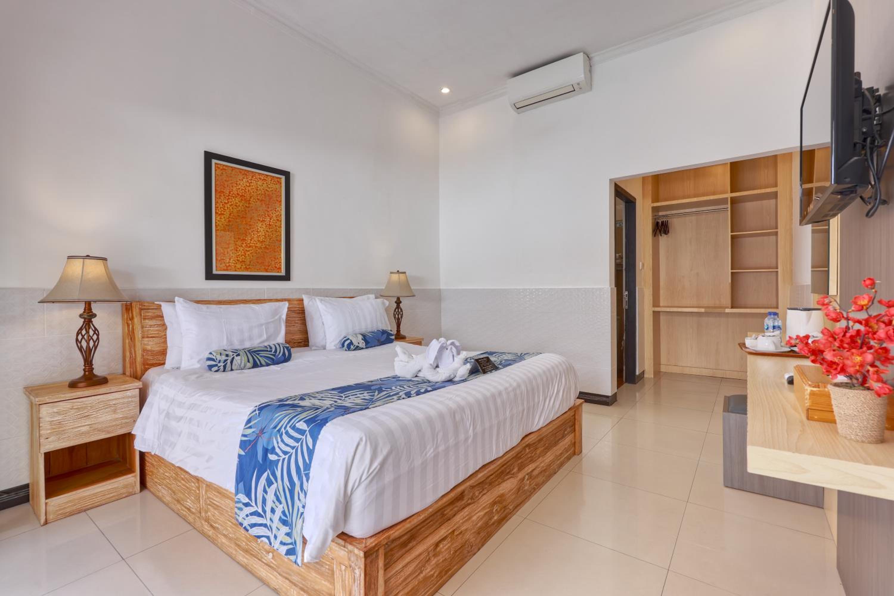 Deluxe Double Room - Photo 13