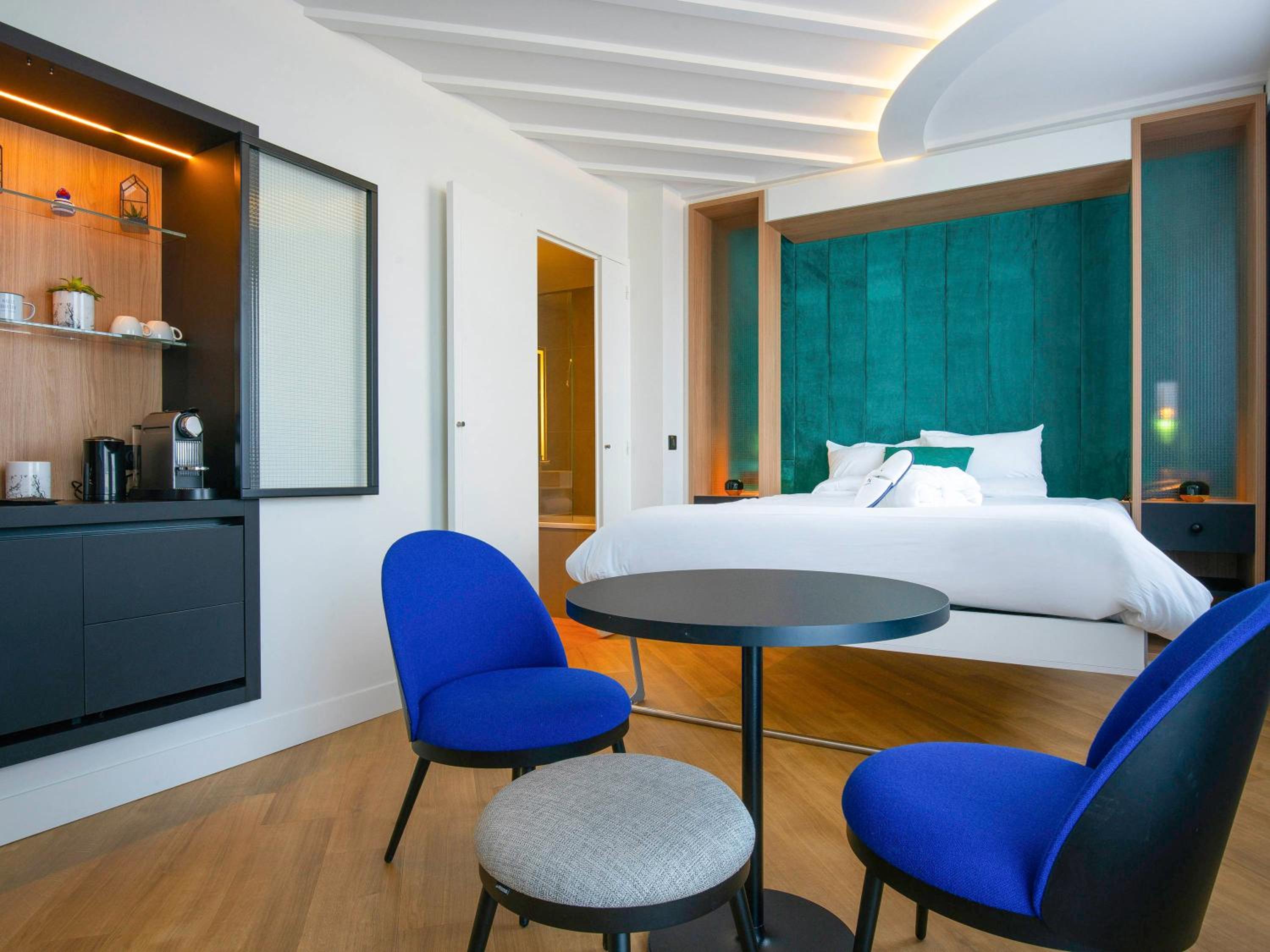 Suite with One Double Bed and One Sofabed - Terrace thumbnail 5