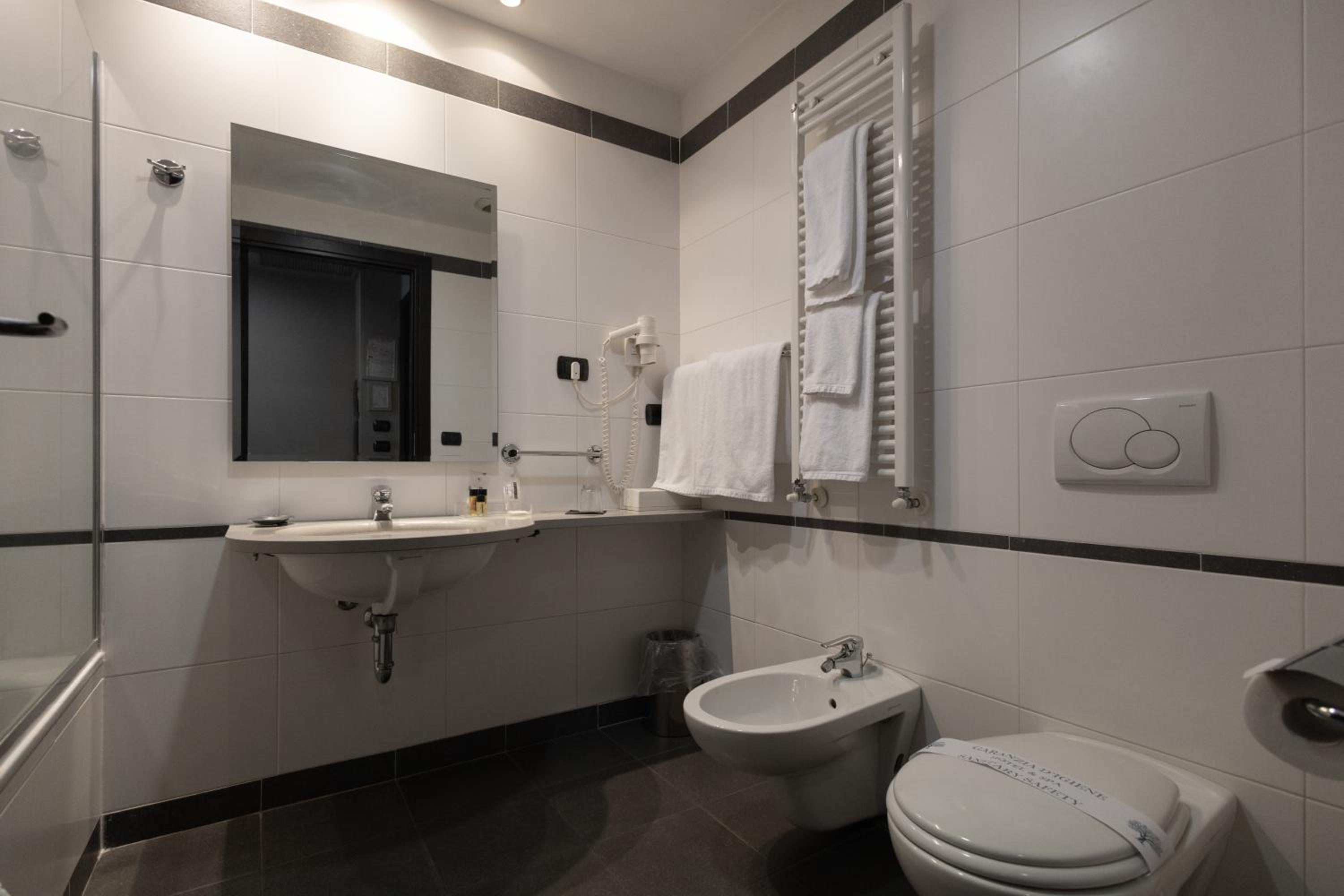 Classic Double Room (1 Adult) - Photo 2