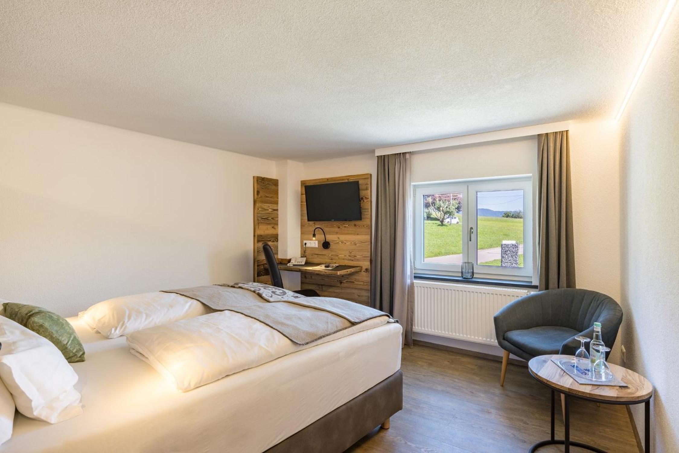 Large Double Room photo 3