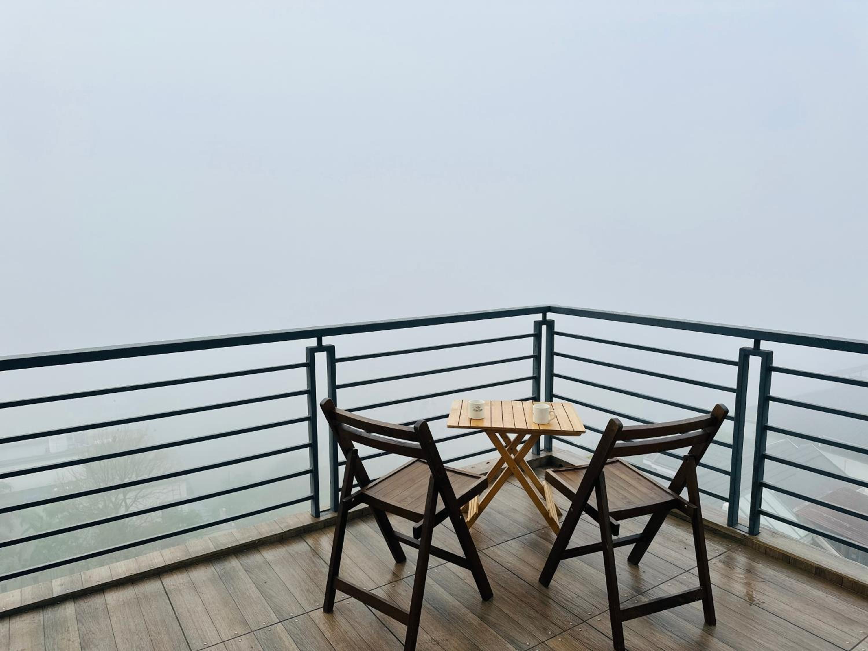Two-Bedroom Apartment with Mountain View - Photo 5