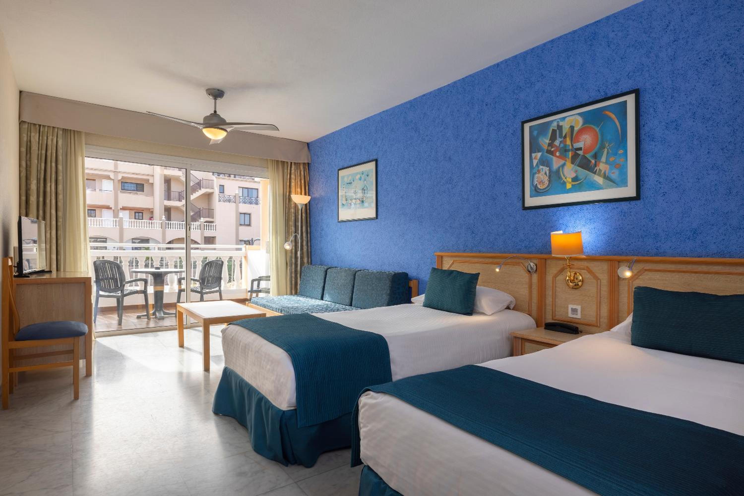 Studio with Pool View - Photo 5