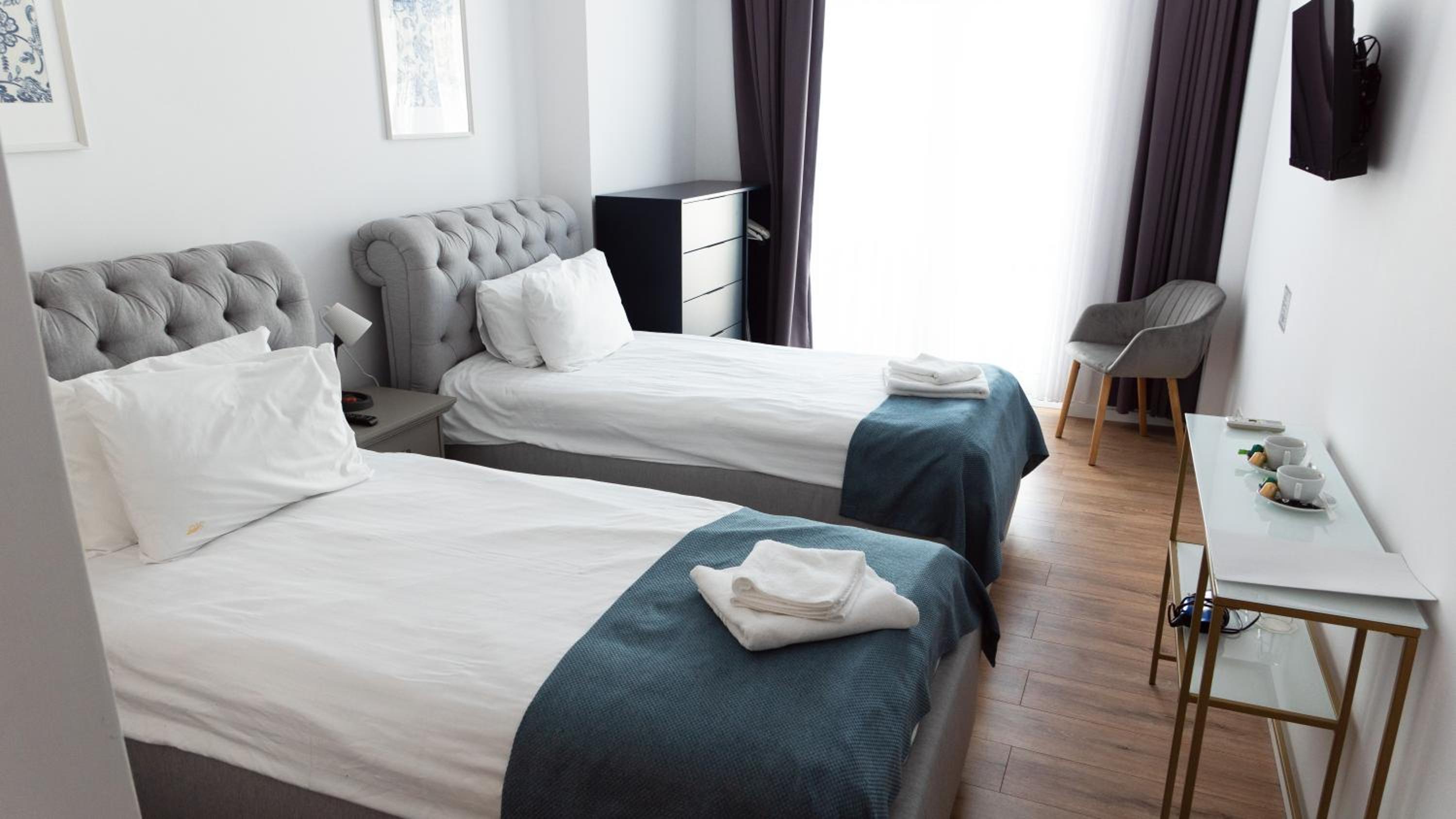 Twin Room - Photo 5