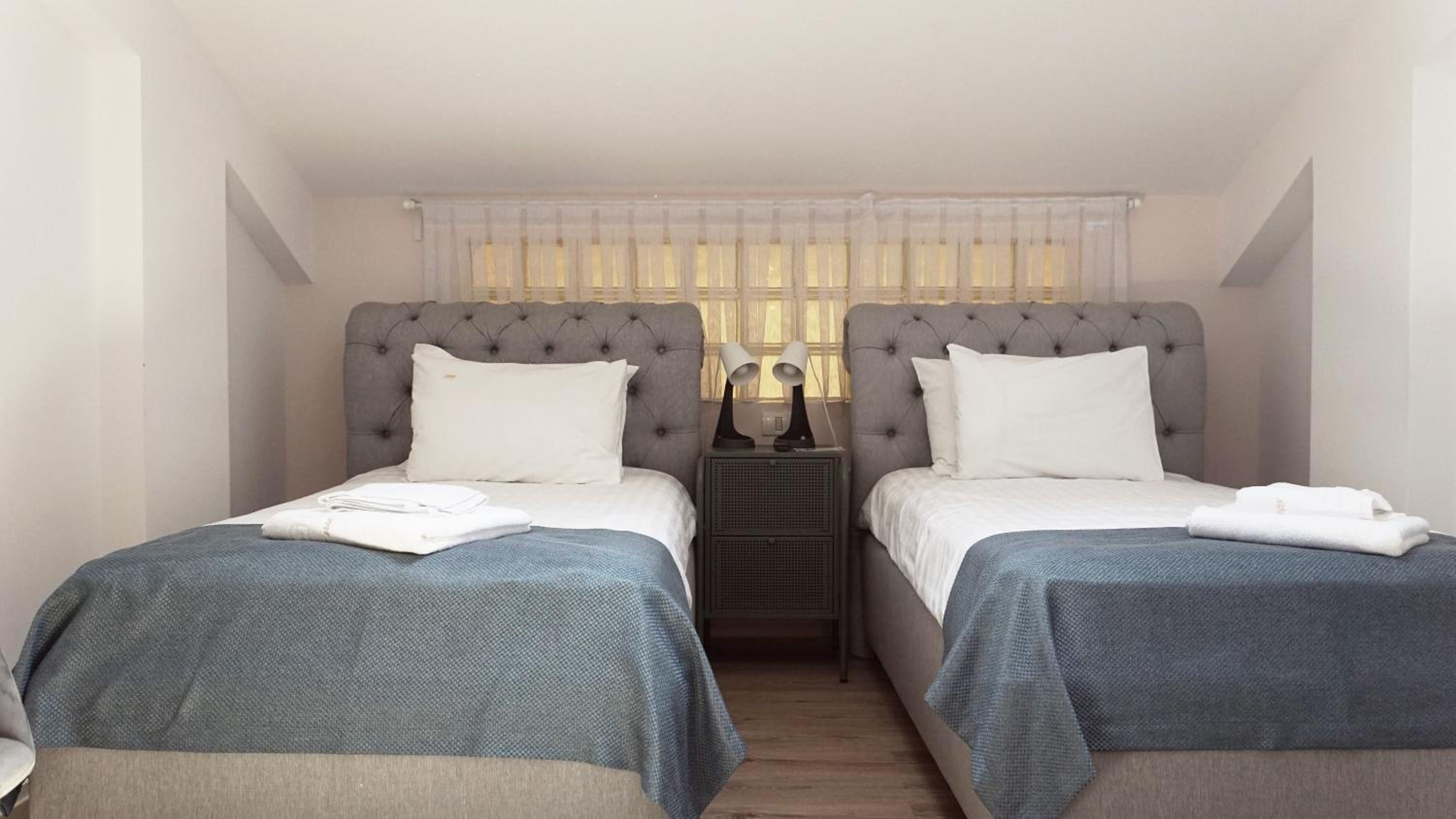 Twin Room - Photo 6