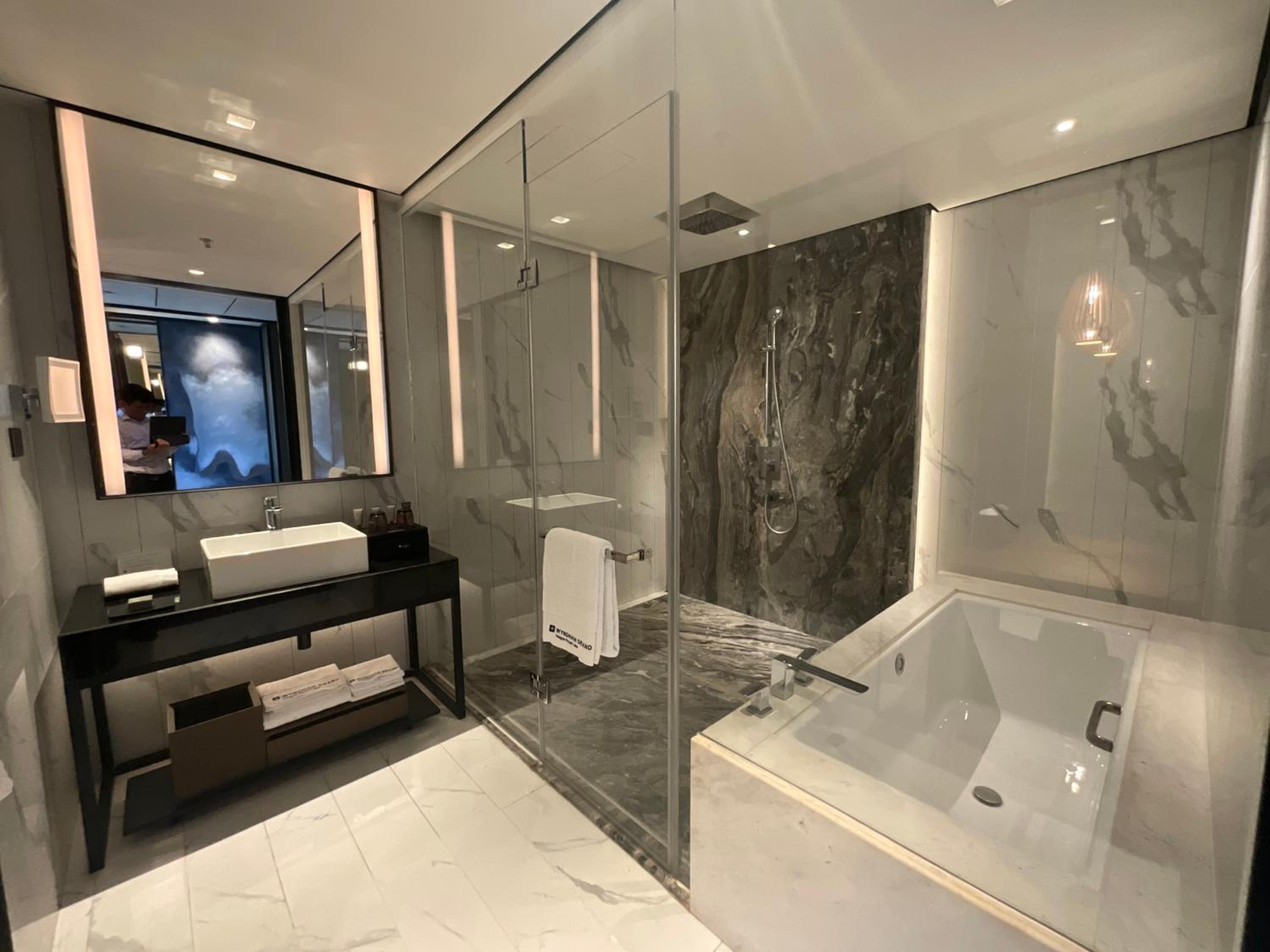 Superior King Room photo 2