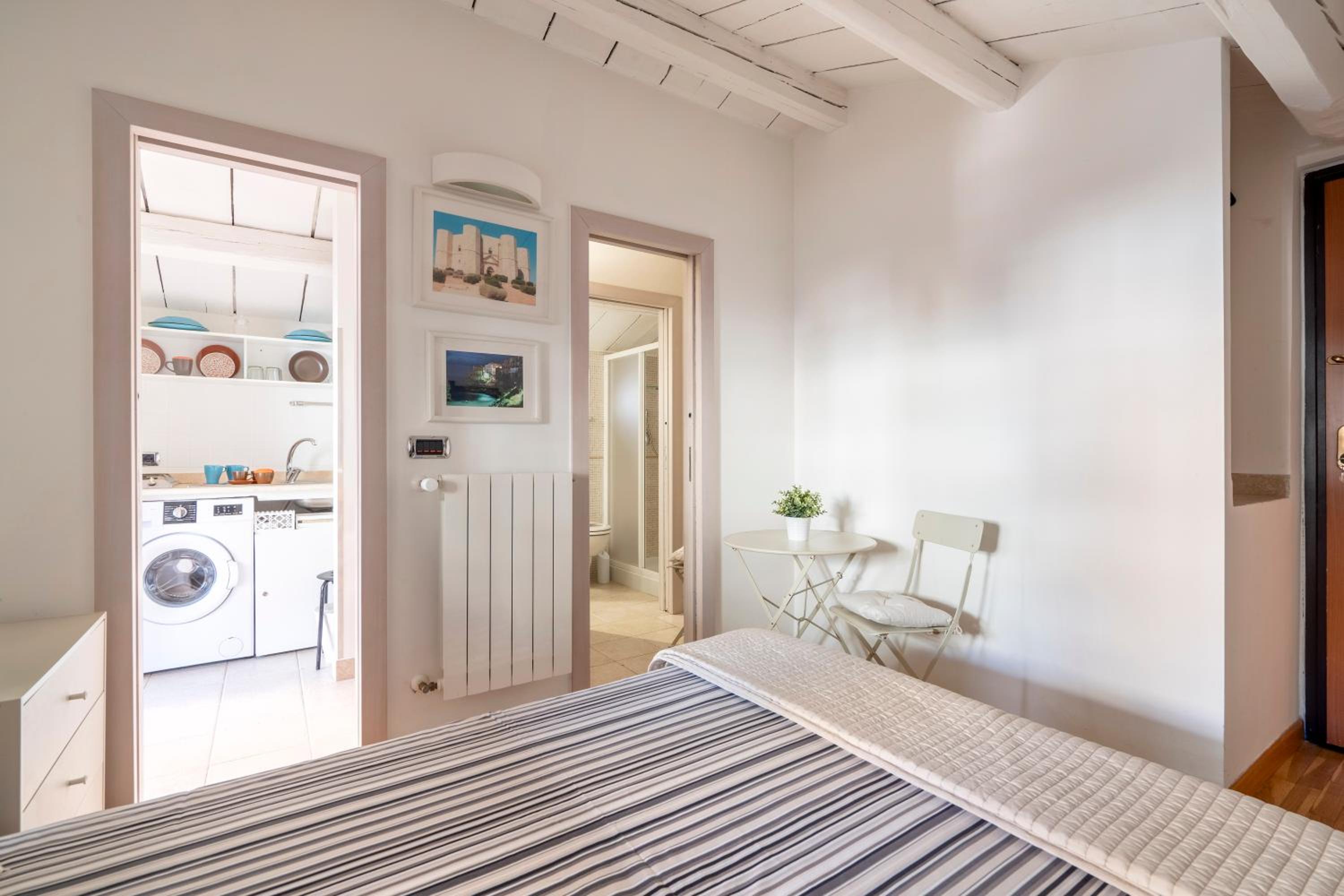 Studio Apartment photo 1