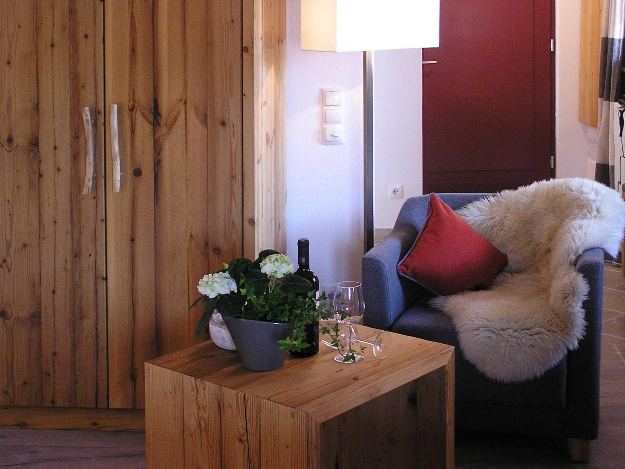 Deluxe Double Room - Photo 13