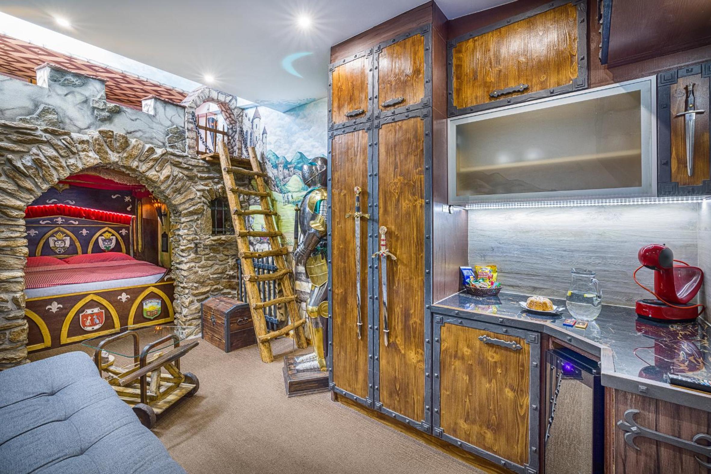 Deluxe Quadruple Room
