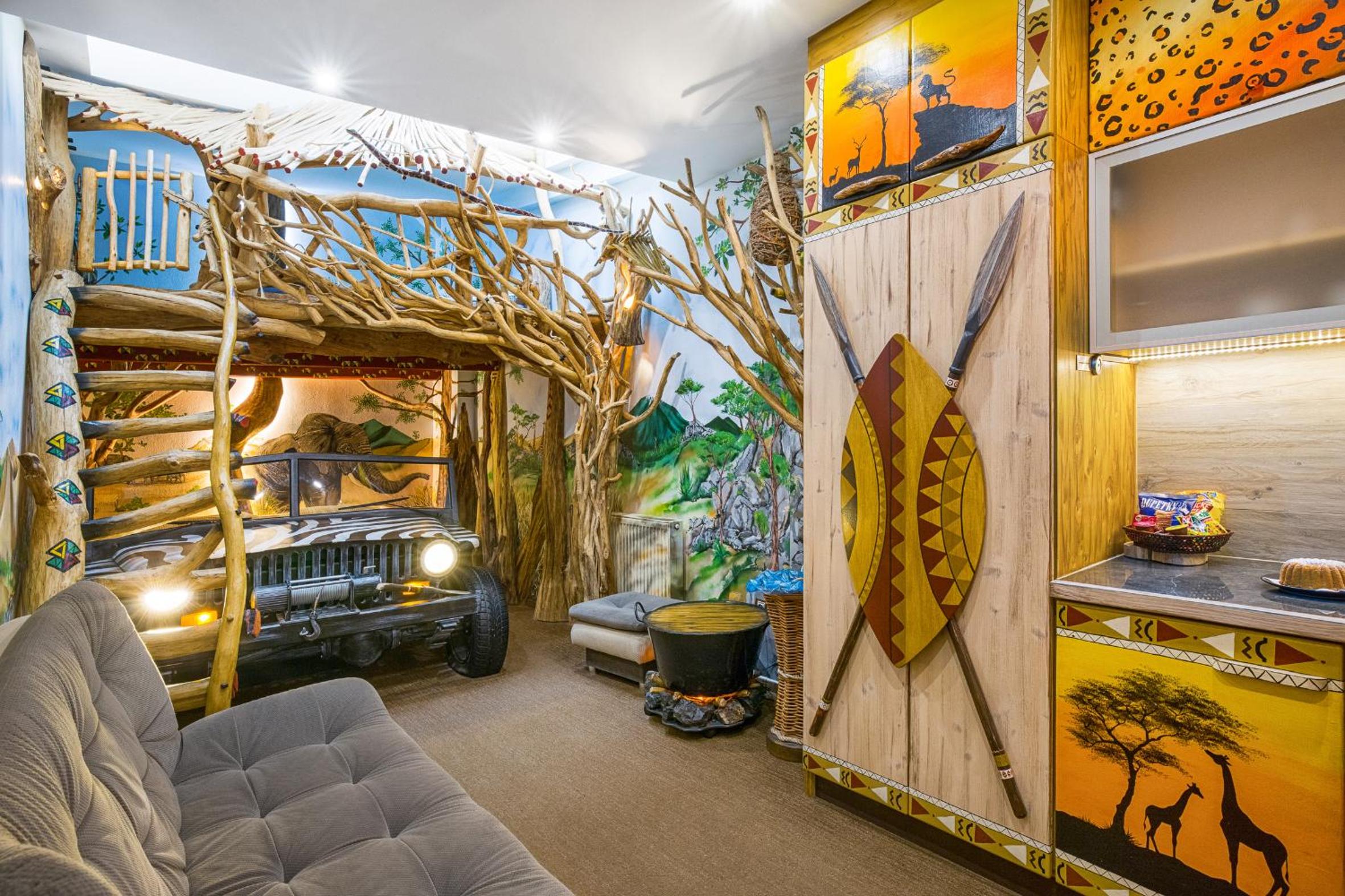 Deluxe Family Room