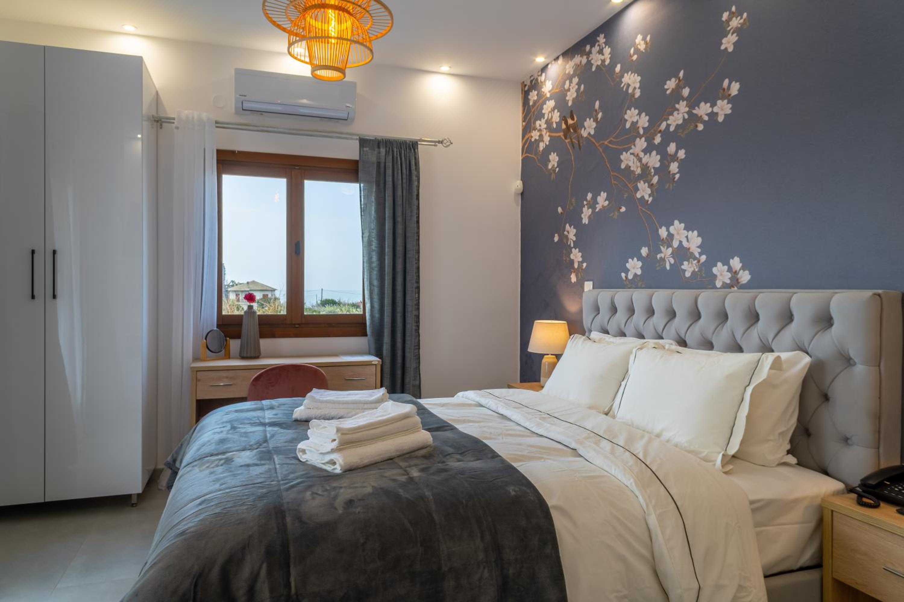 Deluxe Double Room with Balcony and Sea View
